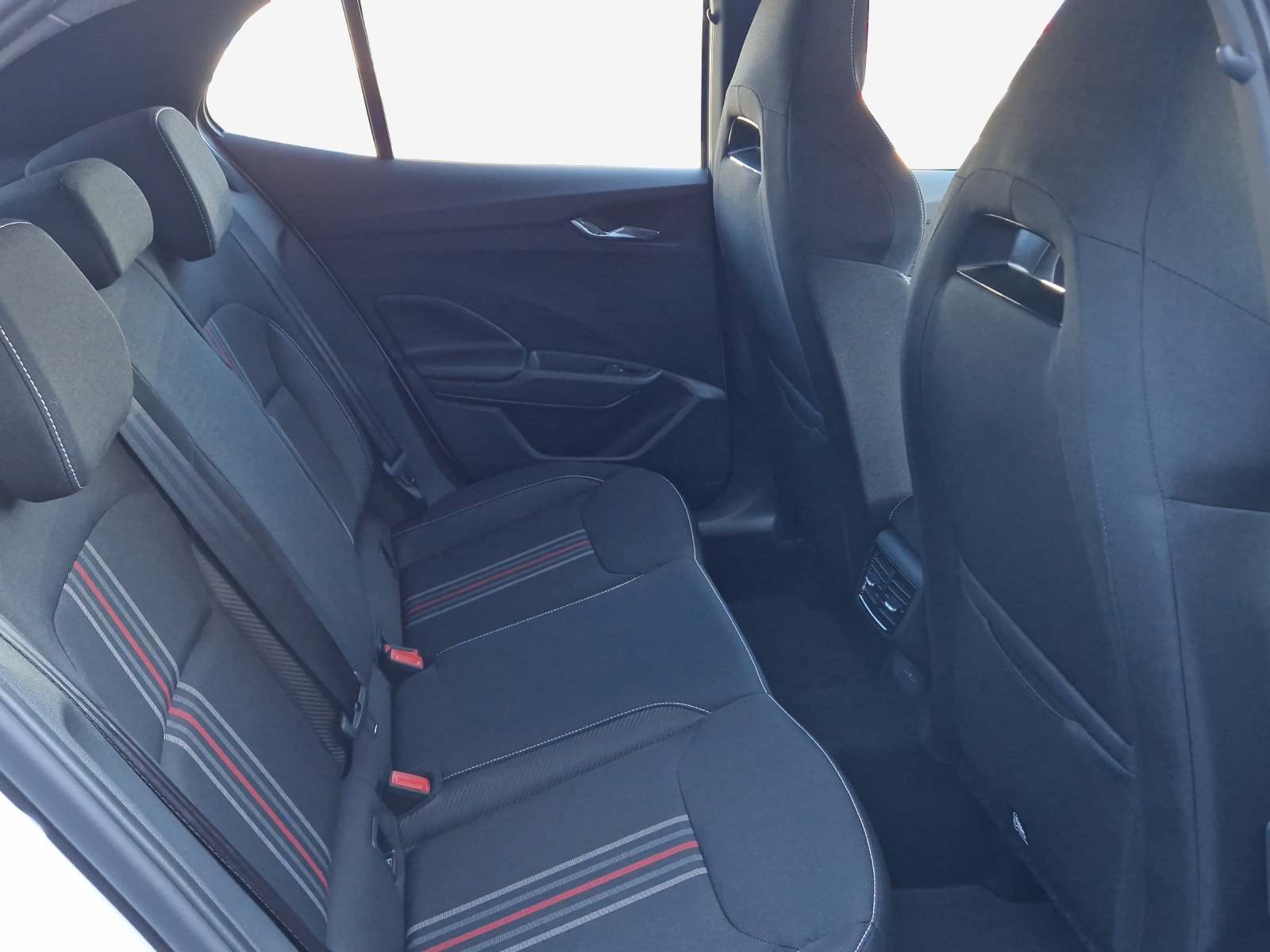 SKODA Fabia 1.5 TSI 130 DSG-image-15