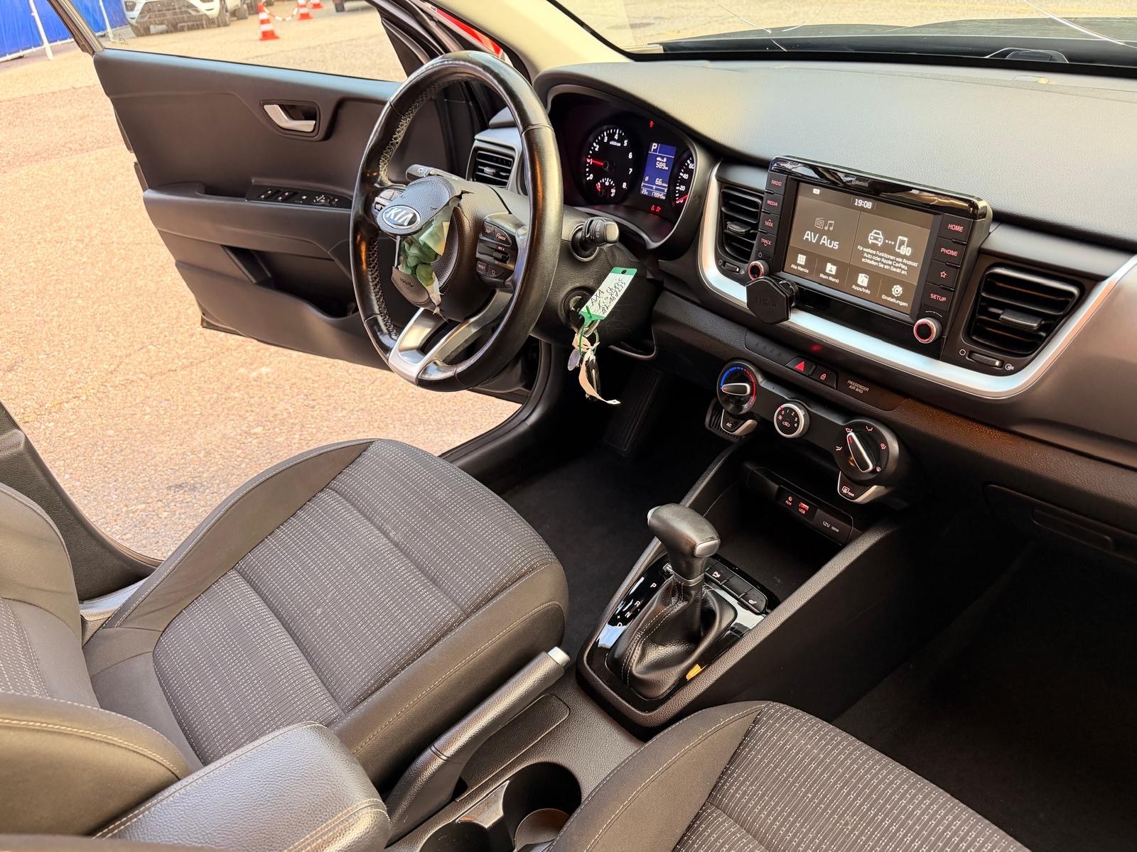 KIA Stonic 1.4 Automatik-image-13