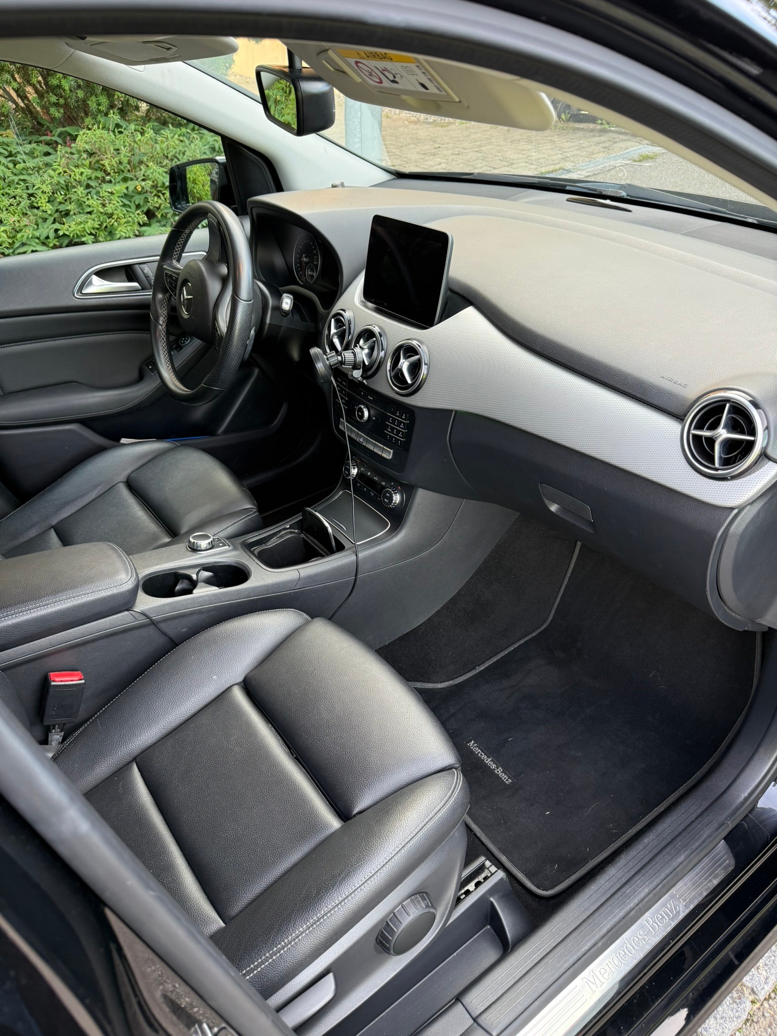 MERCEDES-BENZ B 220 4Matic | Apple CarPlay | Night-Paket | Assistente | Ambientebeleuchtung | Sitzheizung-image-5