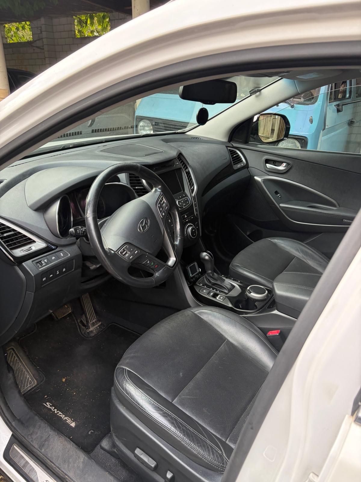 HYUNDAI 2.2 CRDi Vertex 7P-image-2