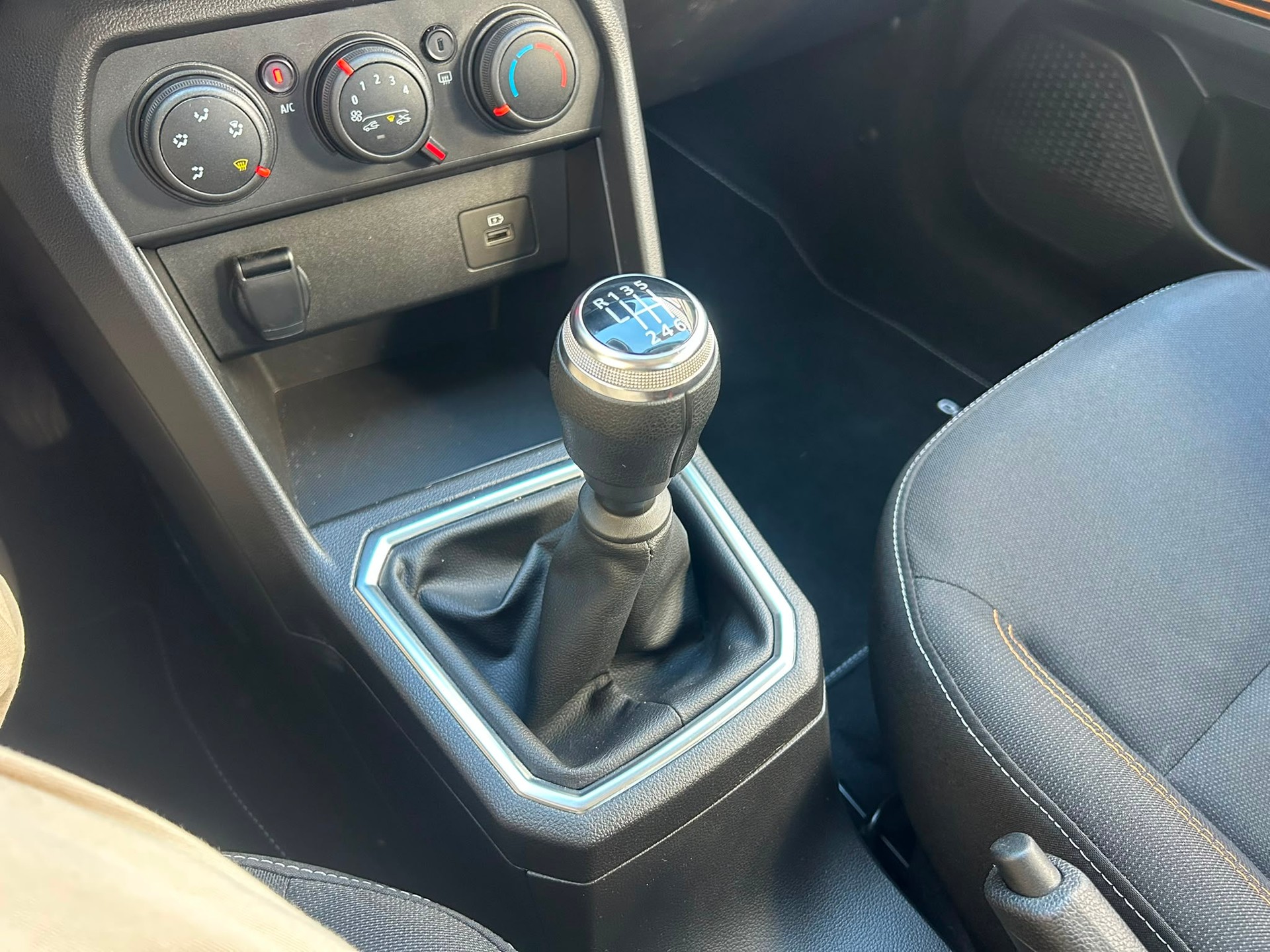 DACIA Sandero Stepway TCe 90 Comfort-image-12