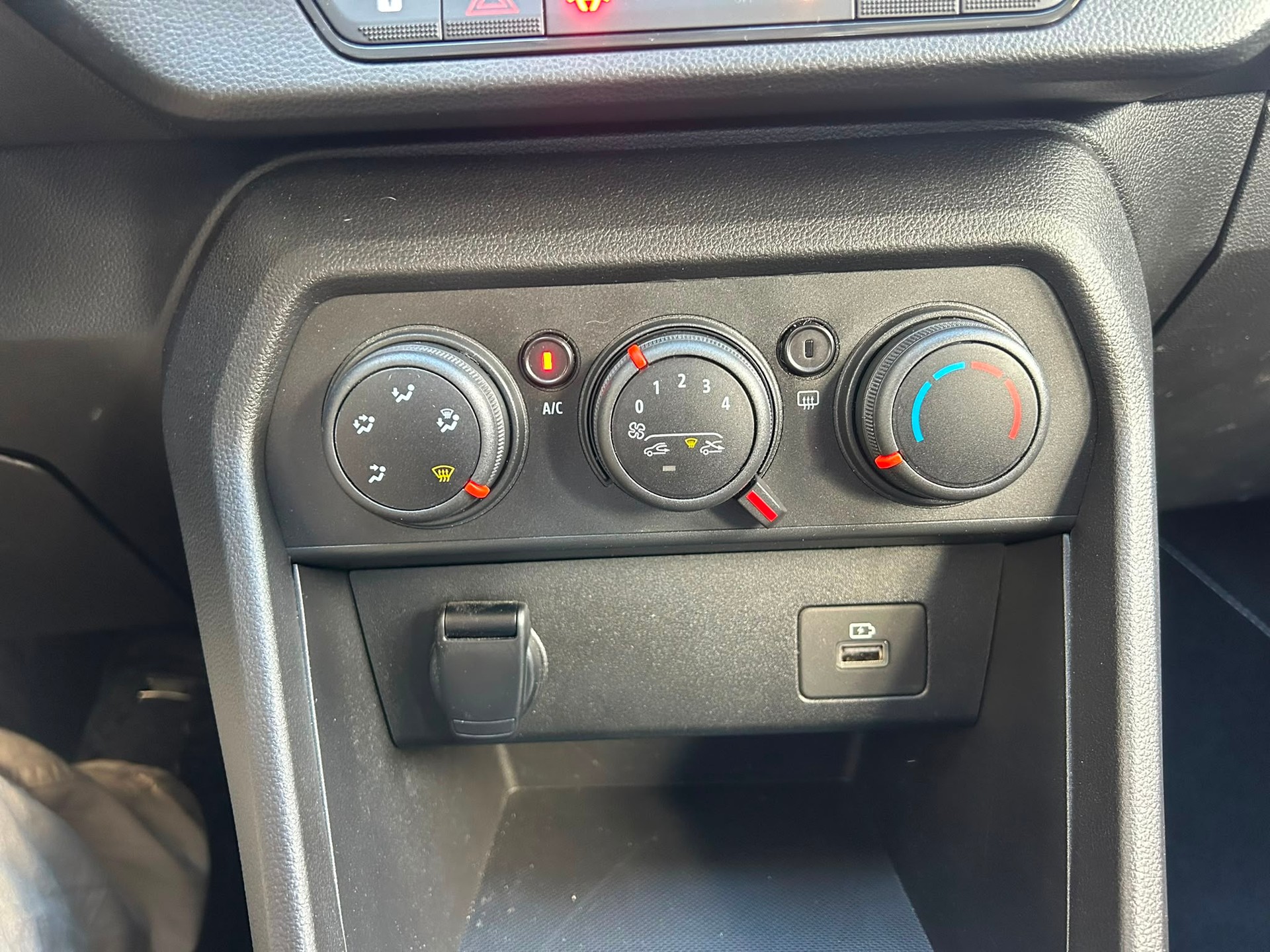 DACIA Sandero Stepway TCe 90 Comfort-image-15