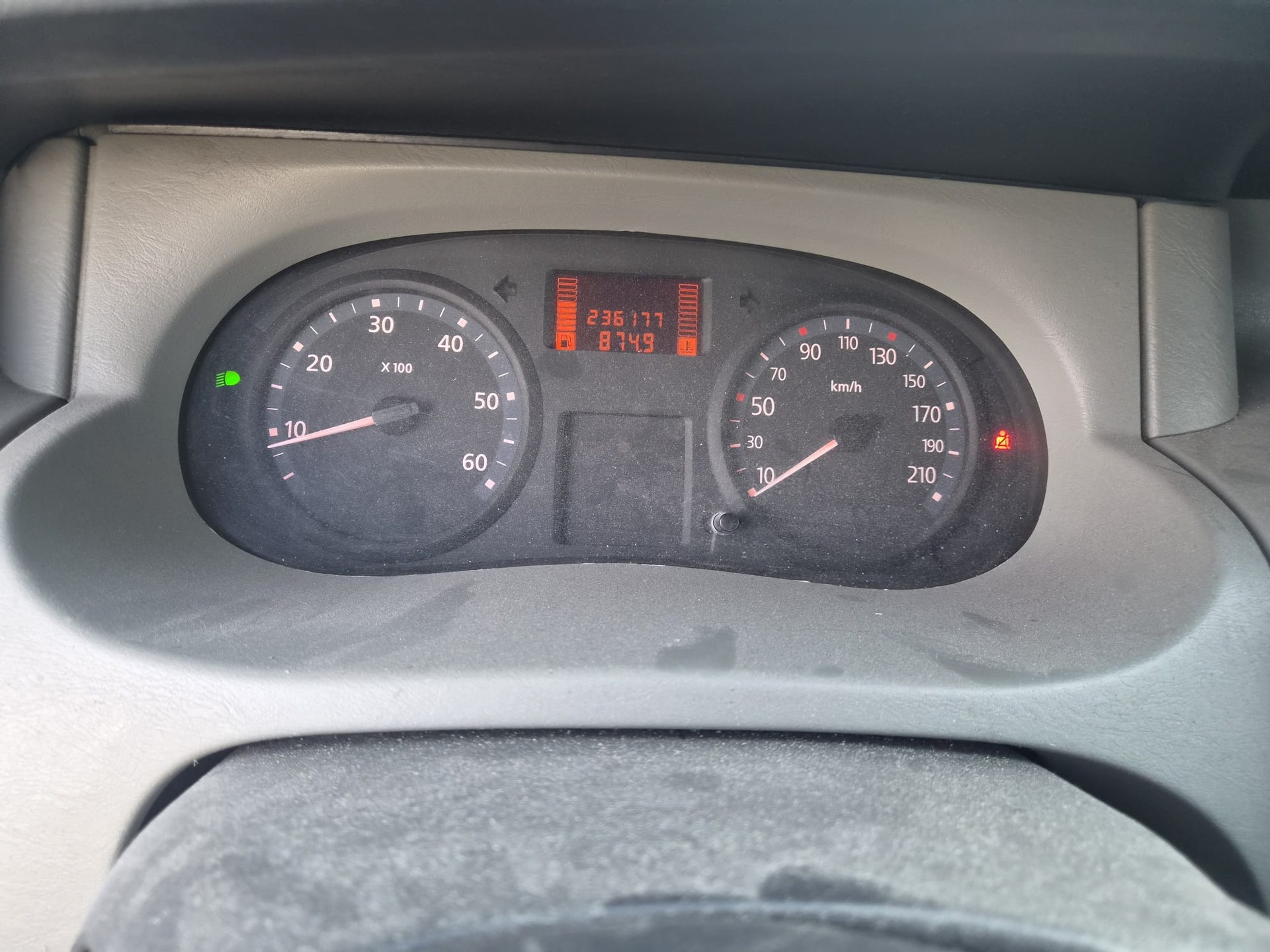 RENAULT Trafic 2.0 dCi 115 2.9t L2H1-image-8