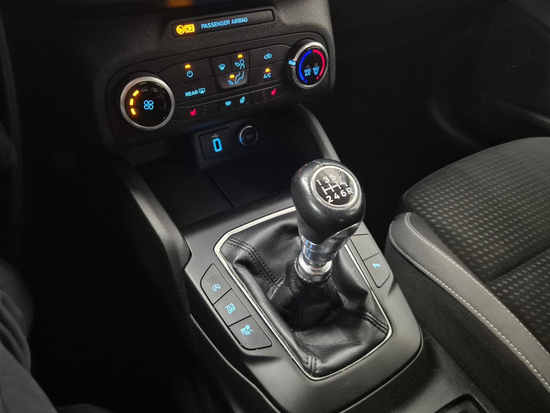 FORD Focus 1.0 SCTi Business-image-14
