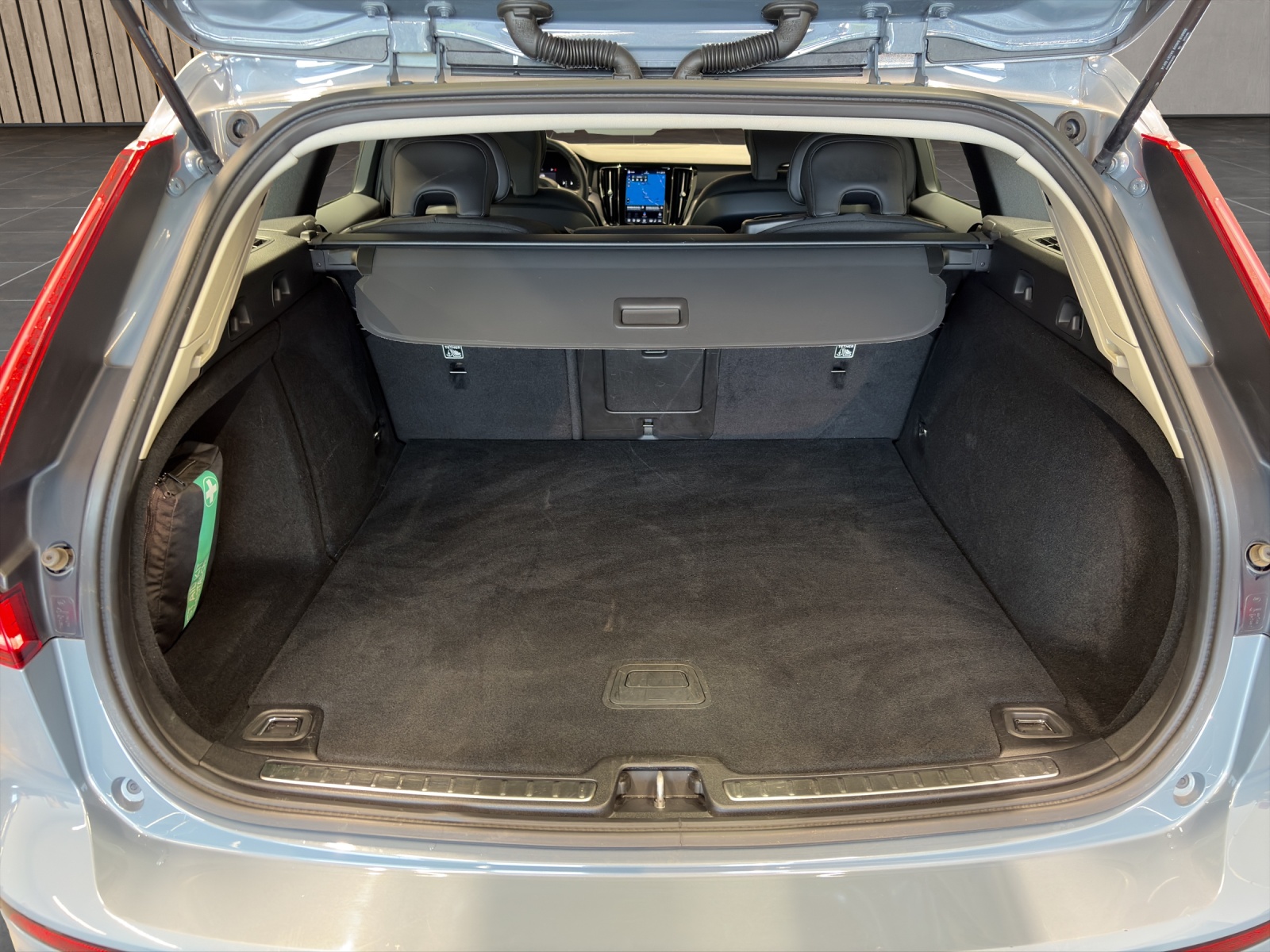 VOLVO V60 B3 Benzin Mild Hybrid Momentum Light Geartronic-image-11