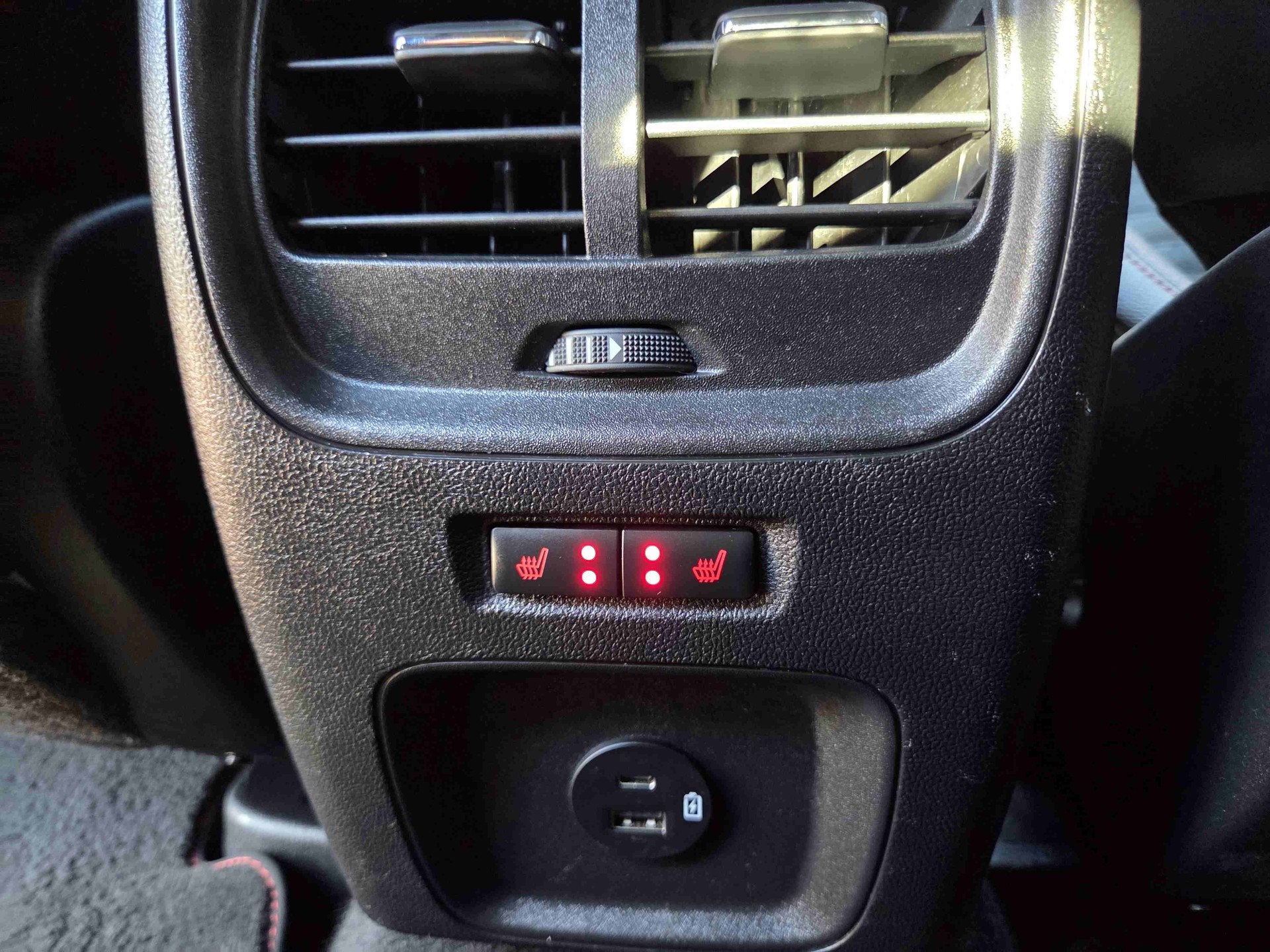 FORD Kuga 2.5 Plug-in Hybrid ST-Line X-image-12