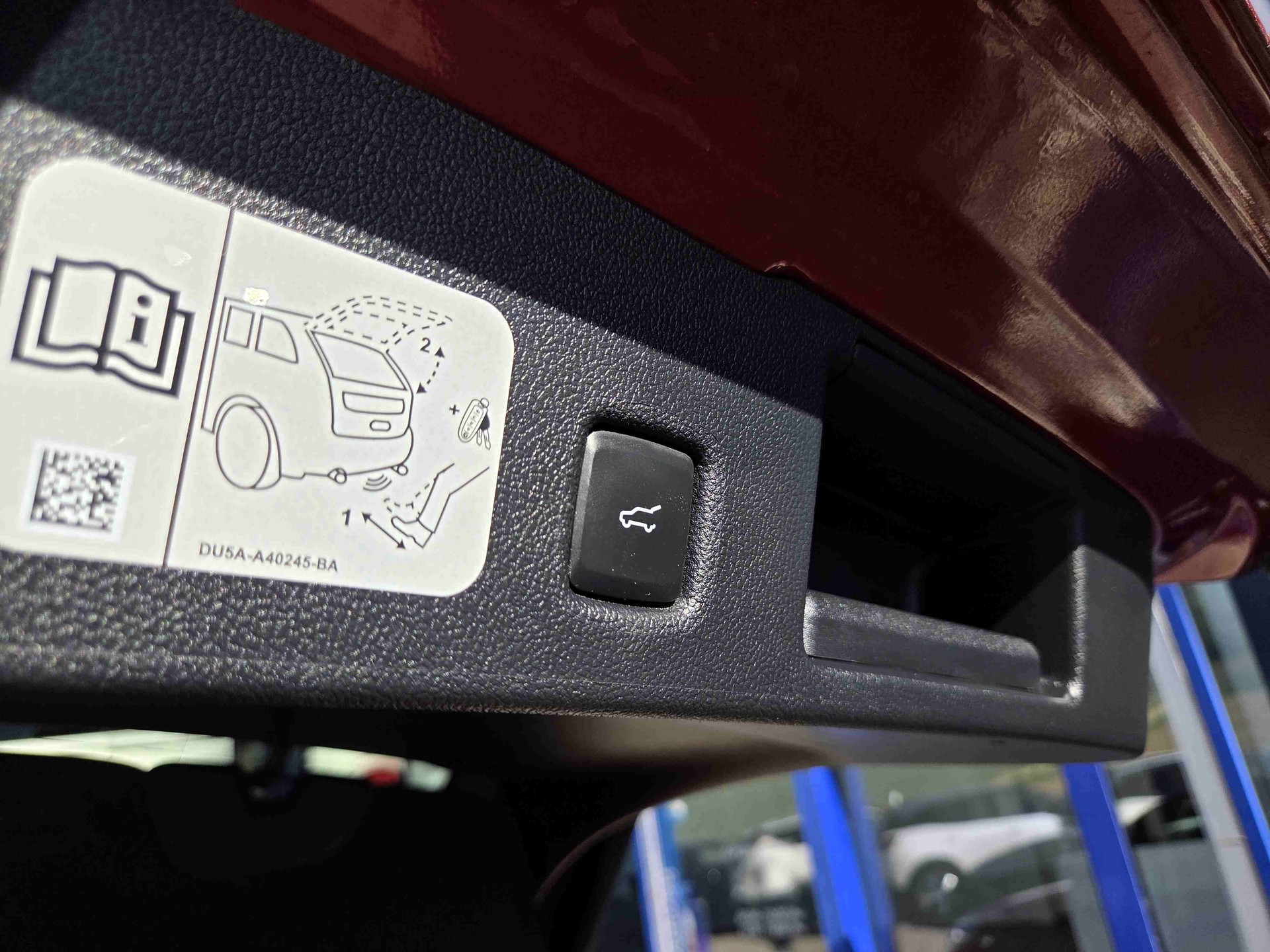 FORD Kuga 2.5 Plug-in Hybrid ST-Line X-image-14