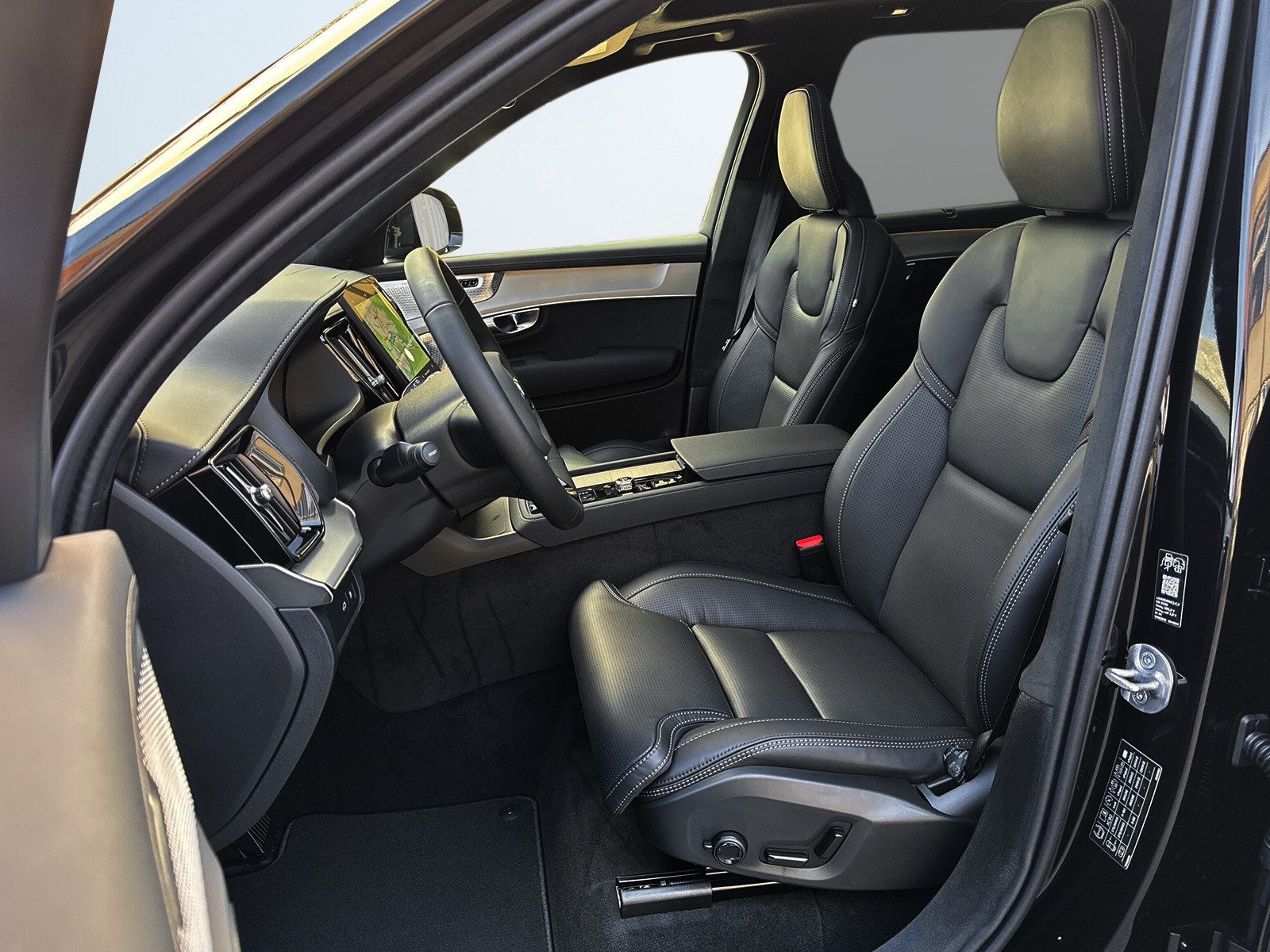 VOLVO XC90 2.0 T8 TE Black Edition eAWD-image-8