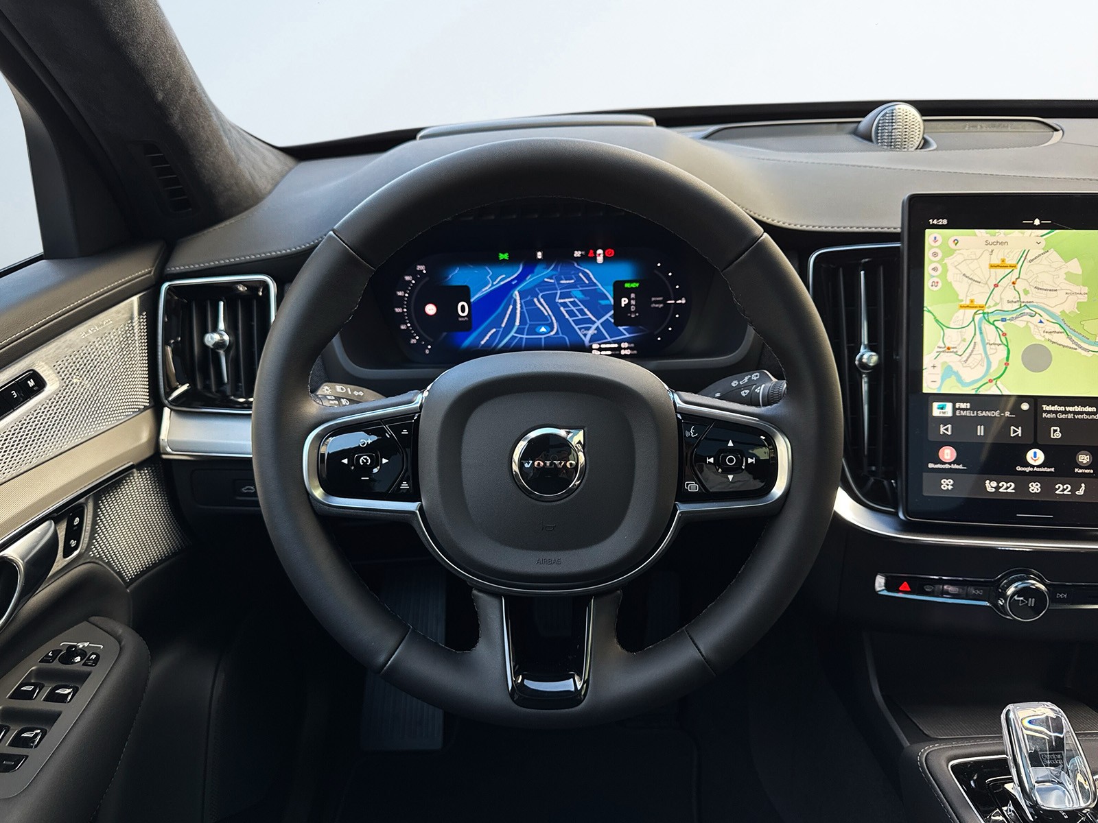 VOLVO XC90 2.0 T8 TE Black Edition eAWD-image-16