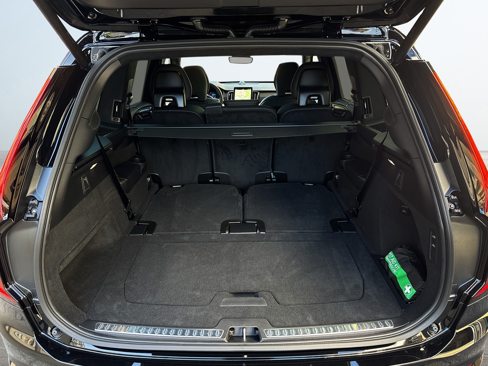 VOLVO XC90 2.0 T8 TE Black Edition eAWD-image-13