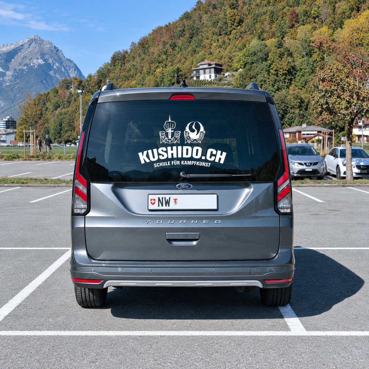 FORD GRAND TOURNEO CONNECT-image-4
