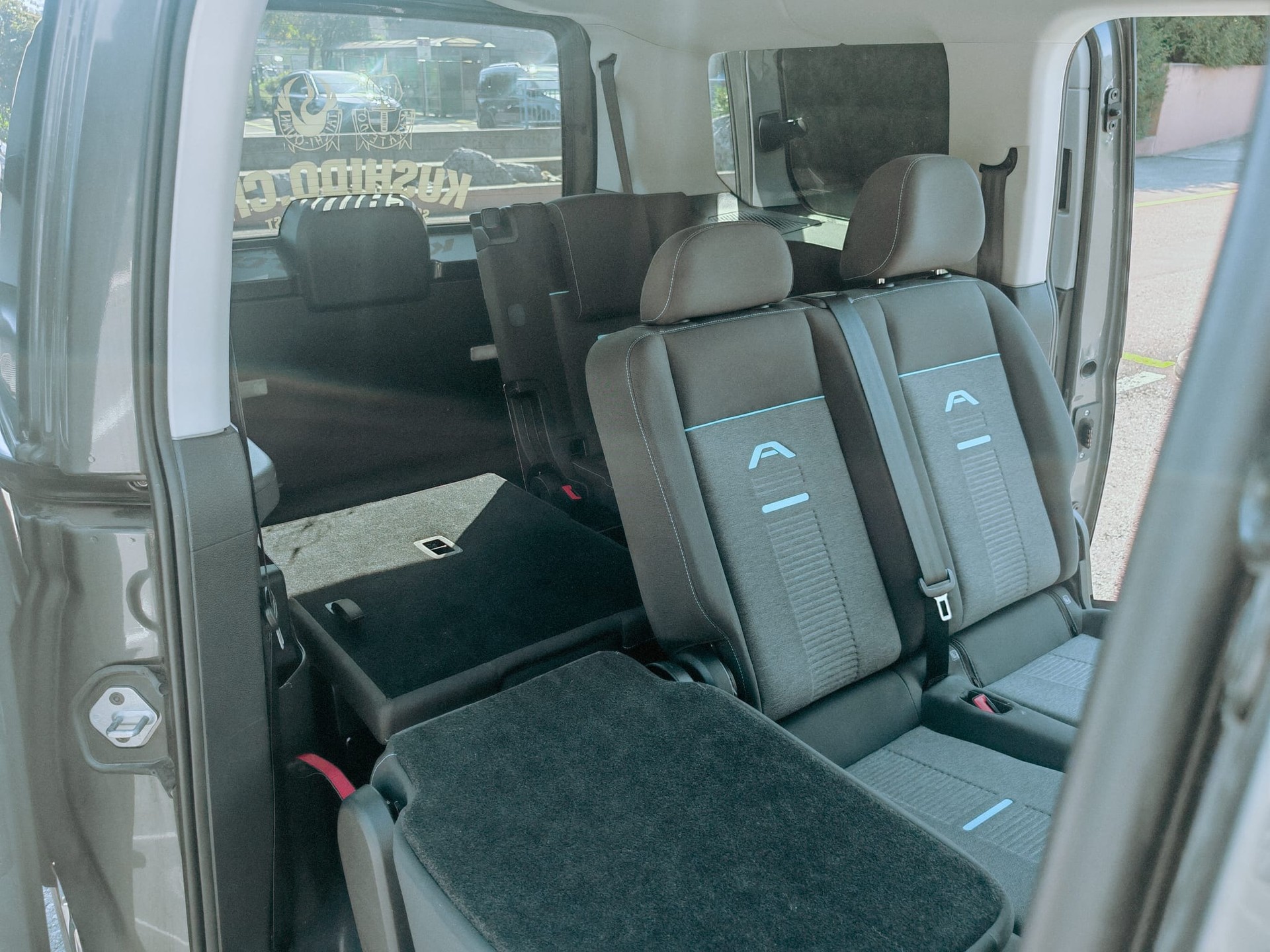 FORD GRAND TOURNEO CONNECT-image-15