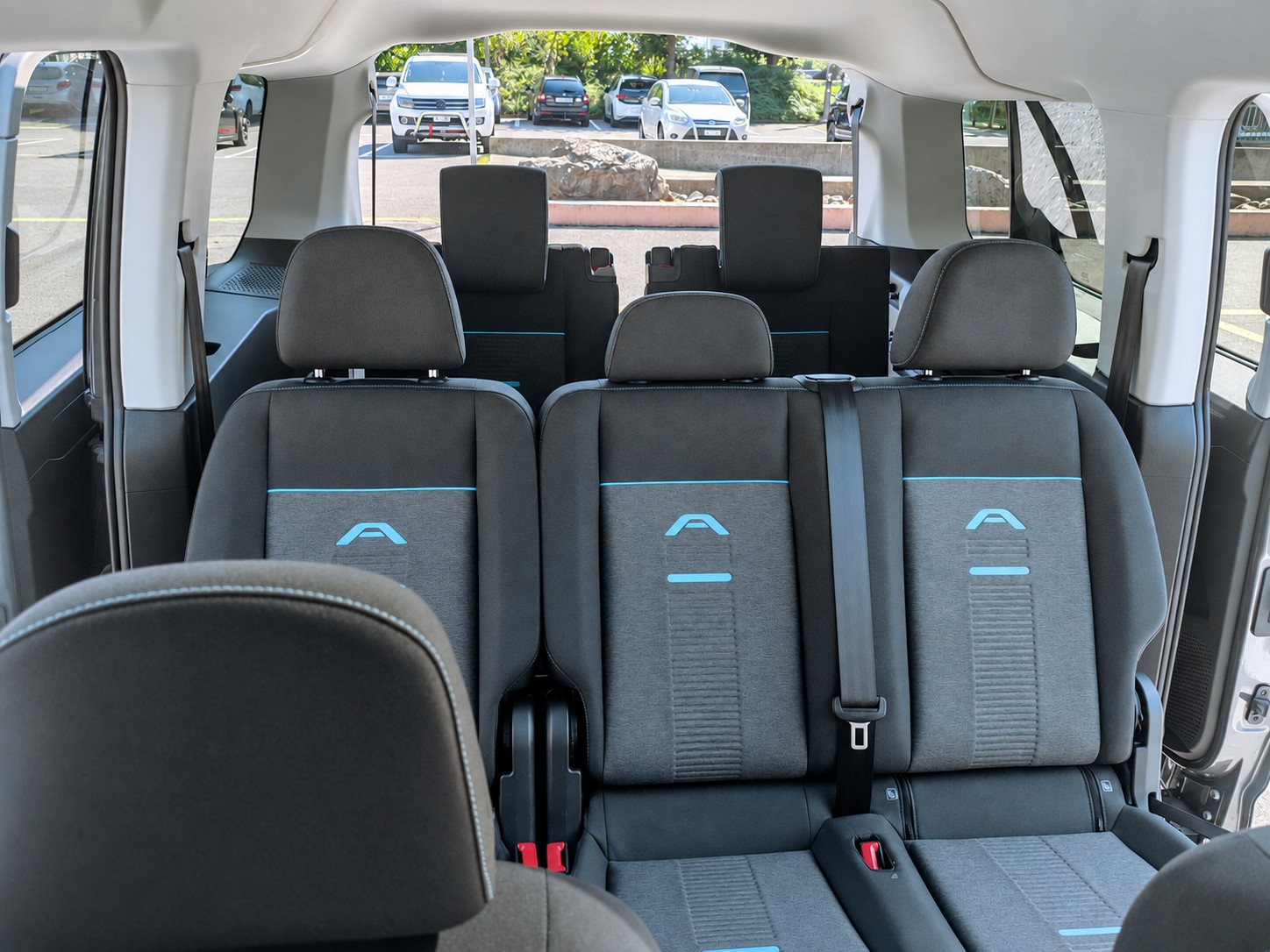 FORD GRAND TOURNEO CONNECT-image-14