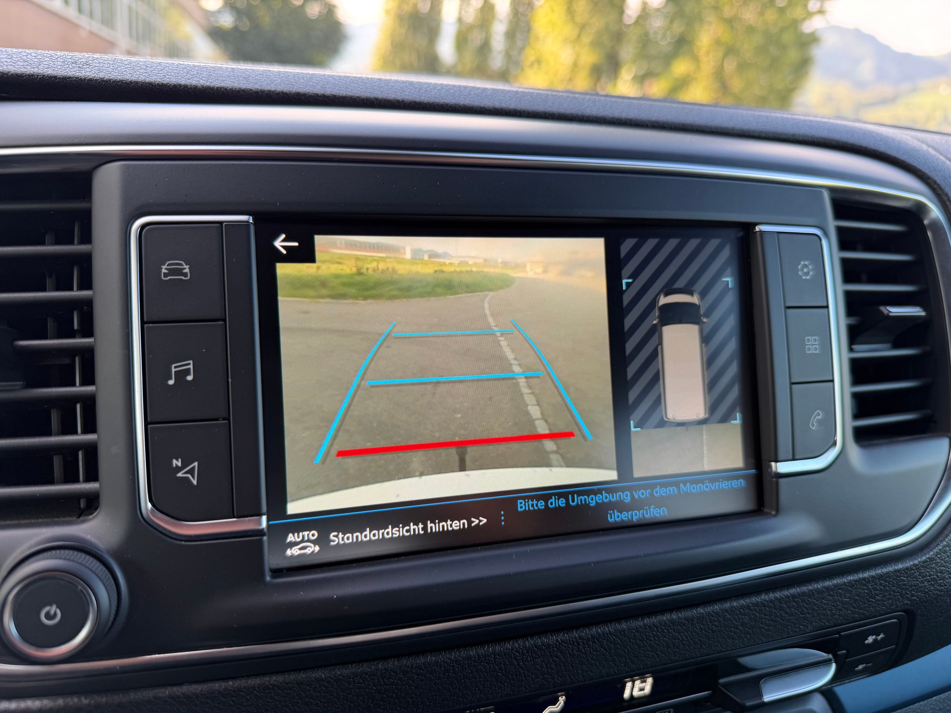 PEUGEOT Traveller 2.0 BlueHDi Active Standard-image-11