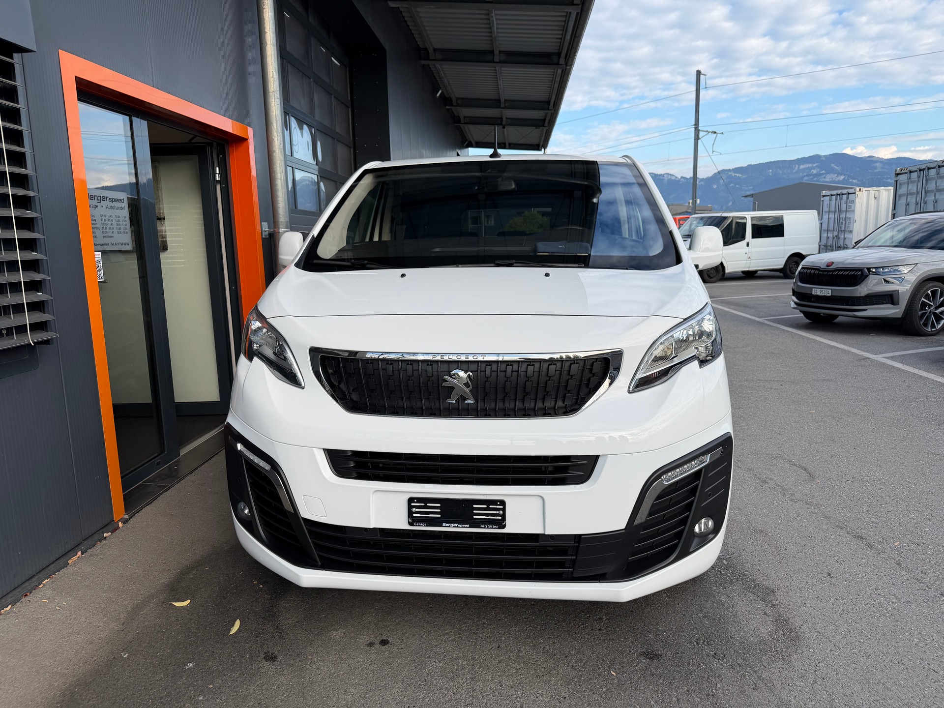 PEUGEOT Traveller 2.0 BlueHDi Active Standard-image-4