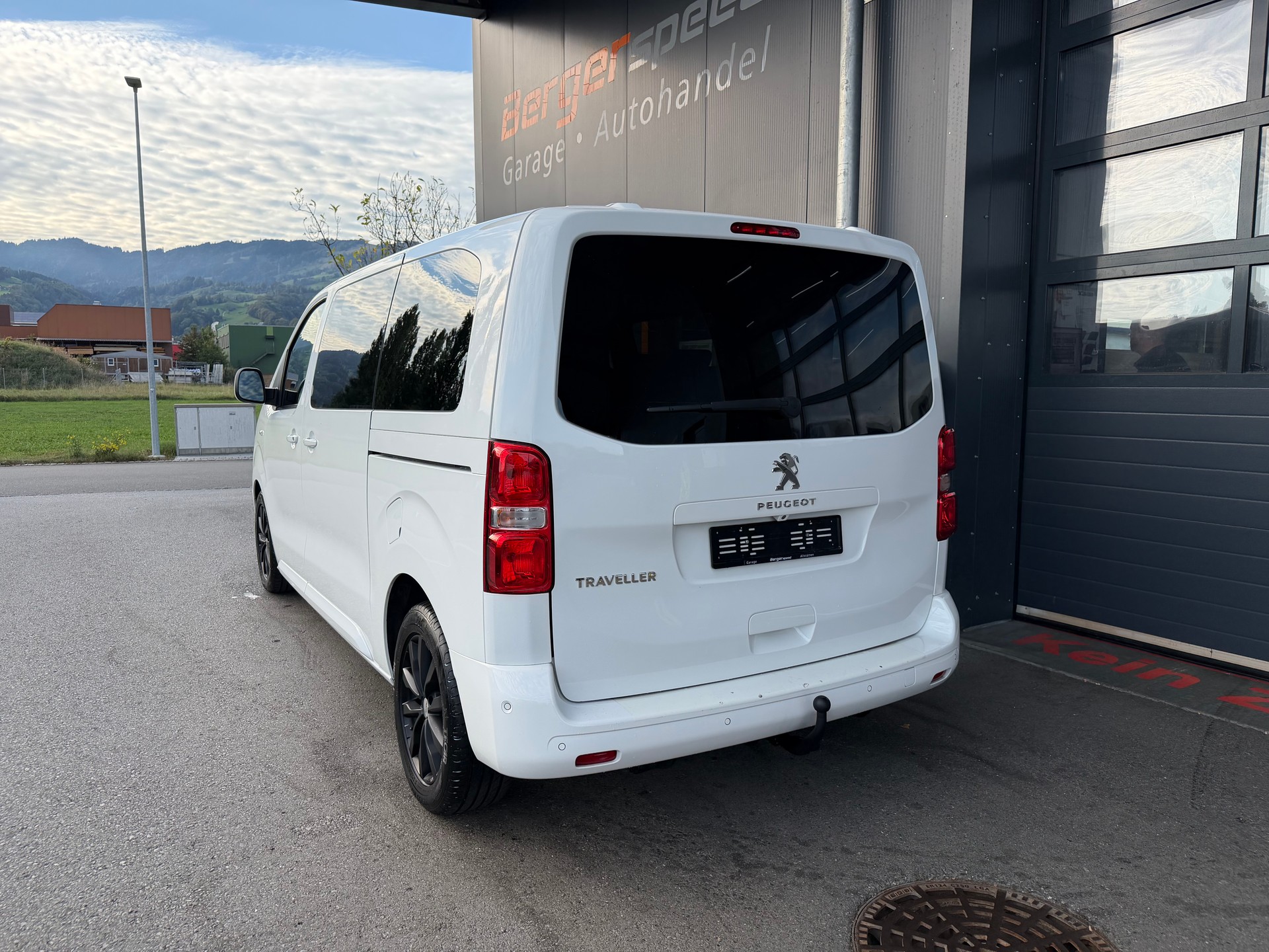 PEUGEOT Traveller 2.0 BlueHDi Active Standard-image-3