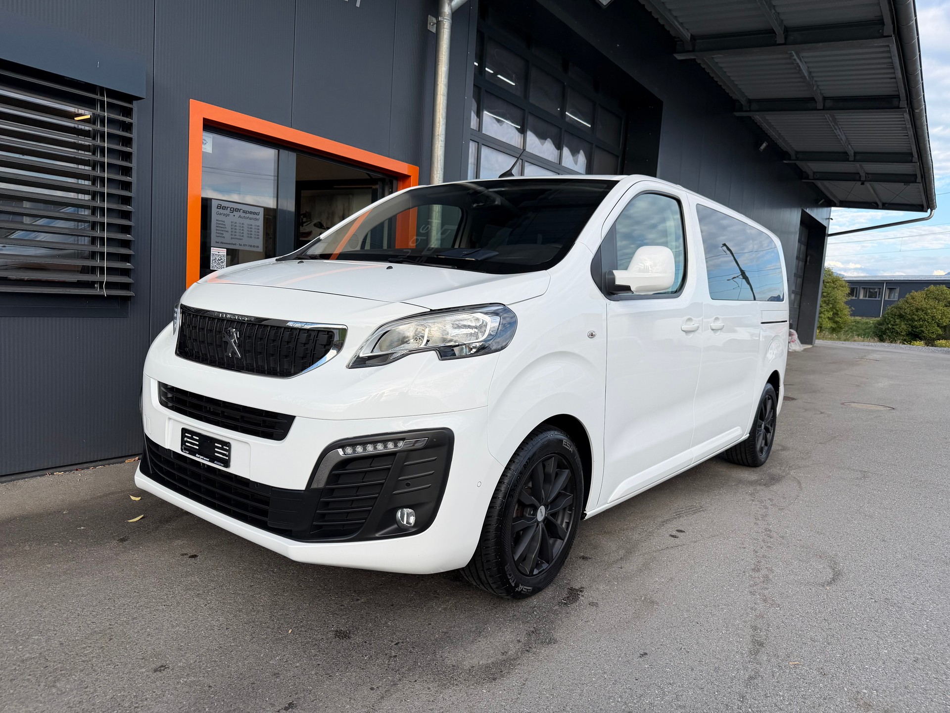 PEUGEOT Traveller 2.0 BlueHDi Active Standard-image-6