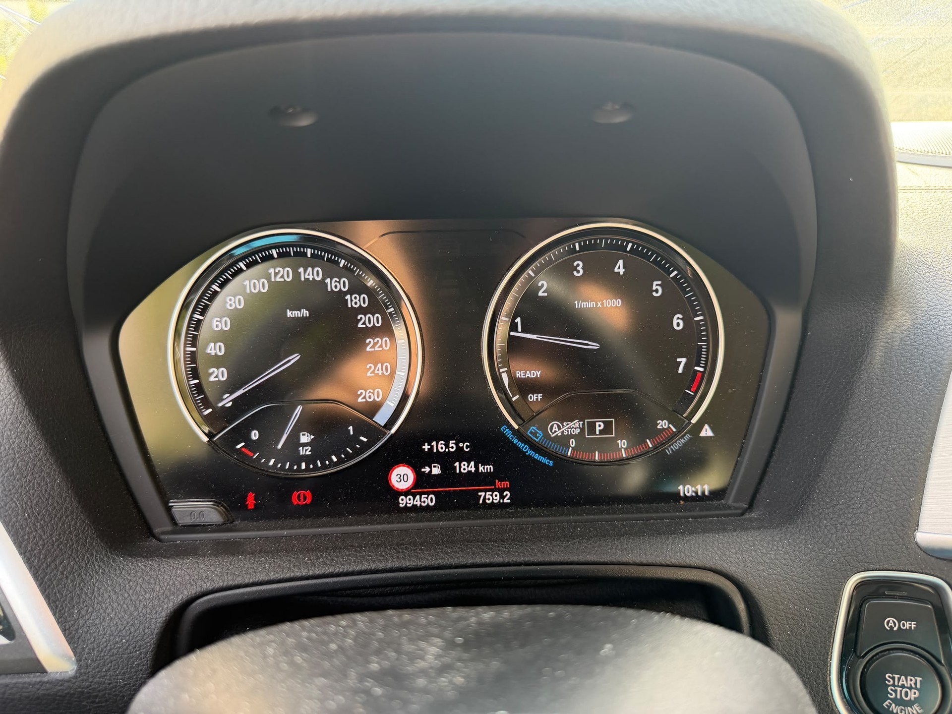 BMW 220i Luxury Line Steptronic-image-8