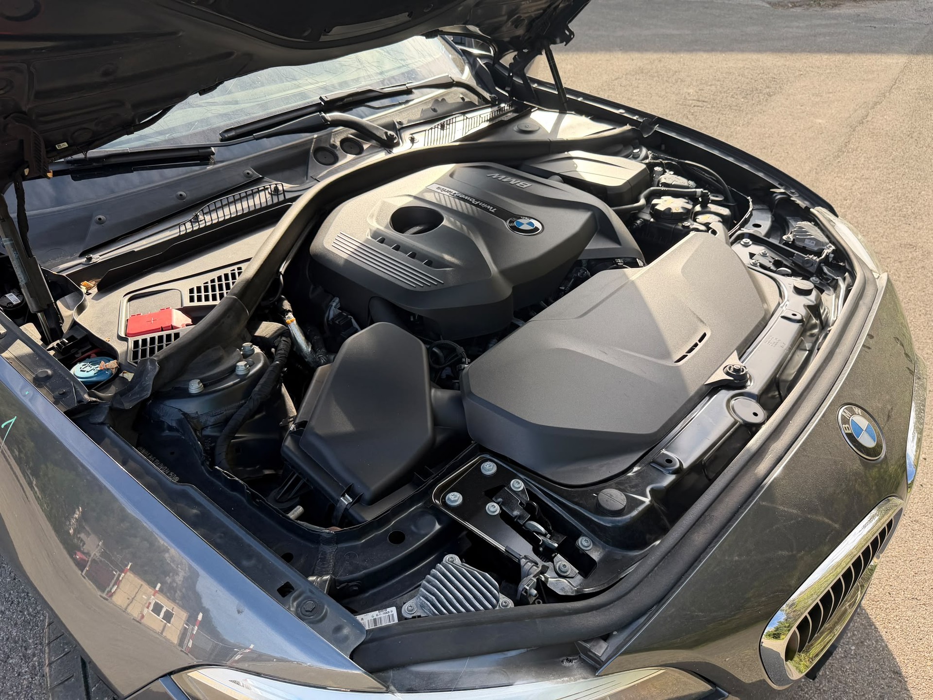 BMW 220i Luxury Line Steptronic-image-4