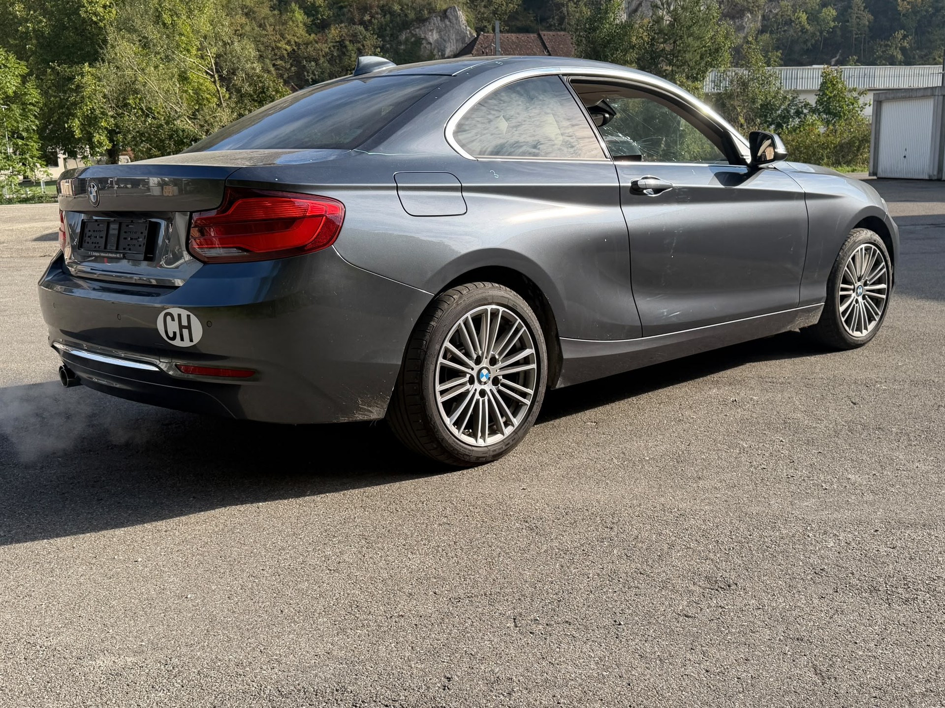 BMW 220i Luxury Line Steptronic-image-5