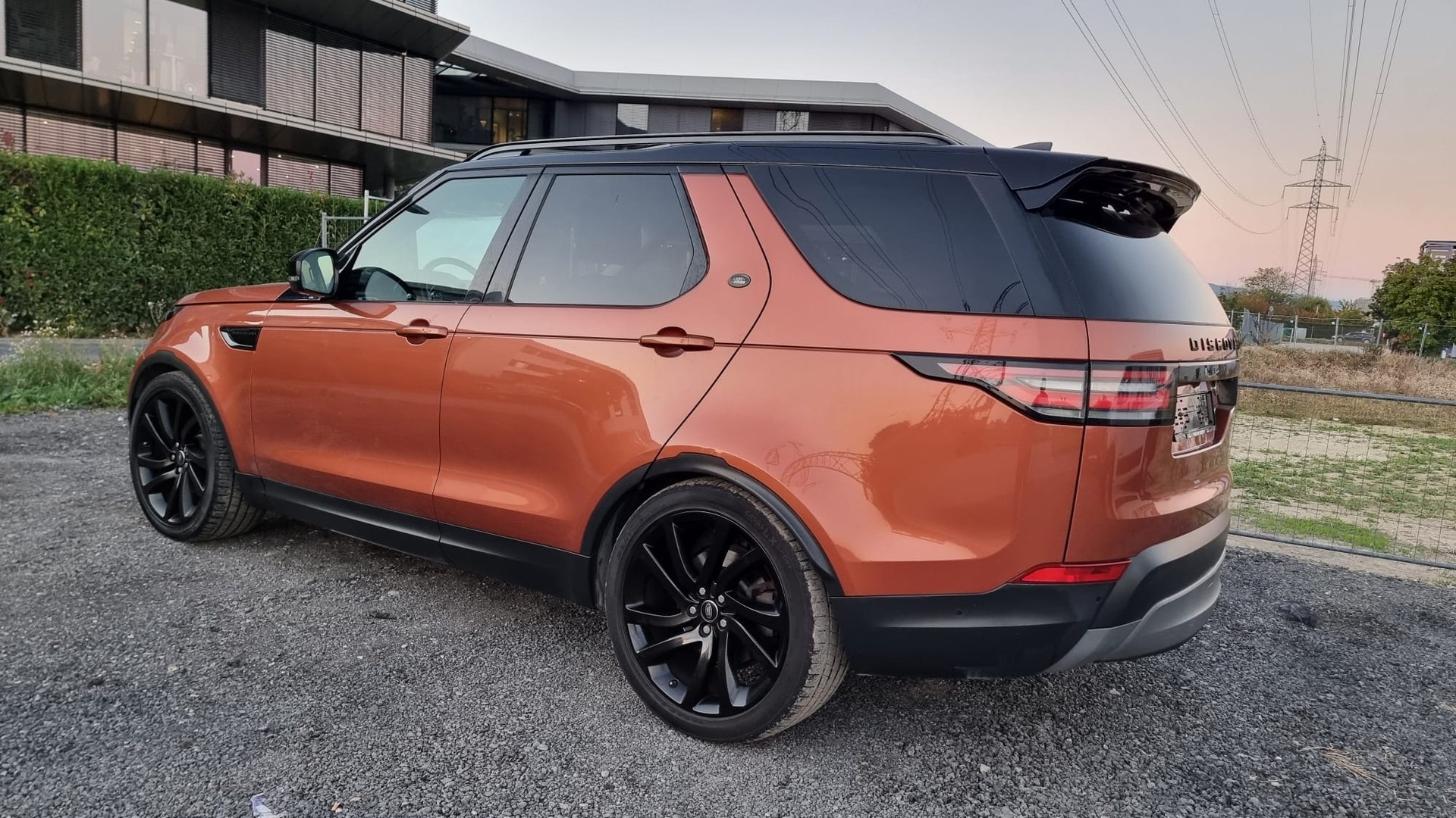LAND ROVER Discovery 3.0 TD6 First Edition Automatic-image-1