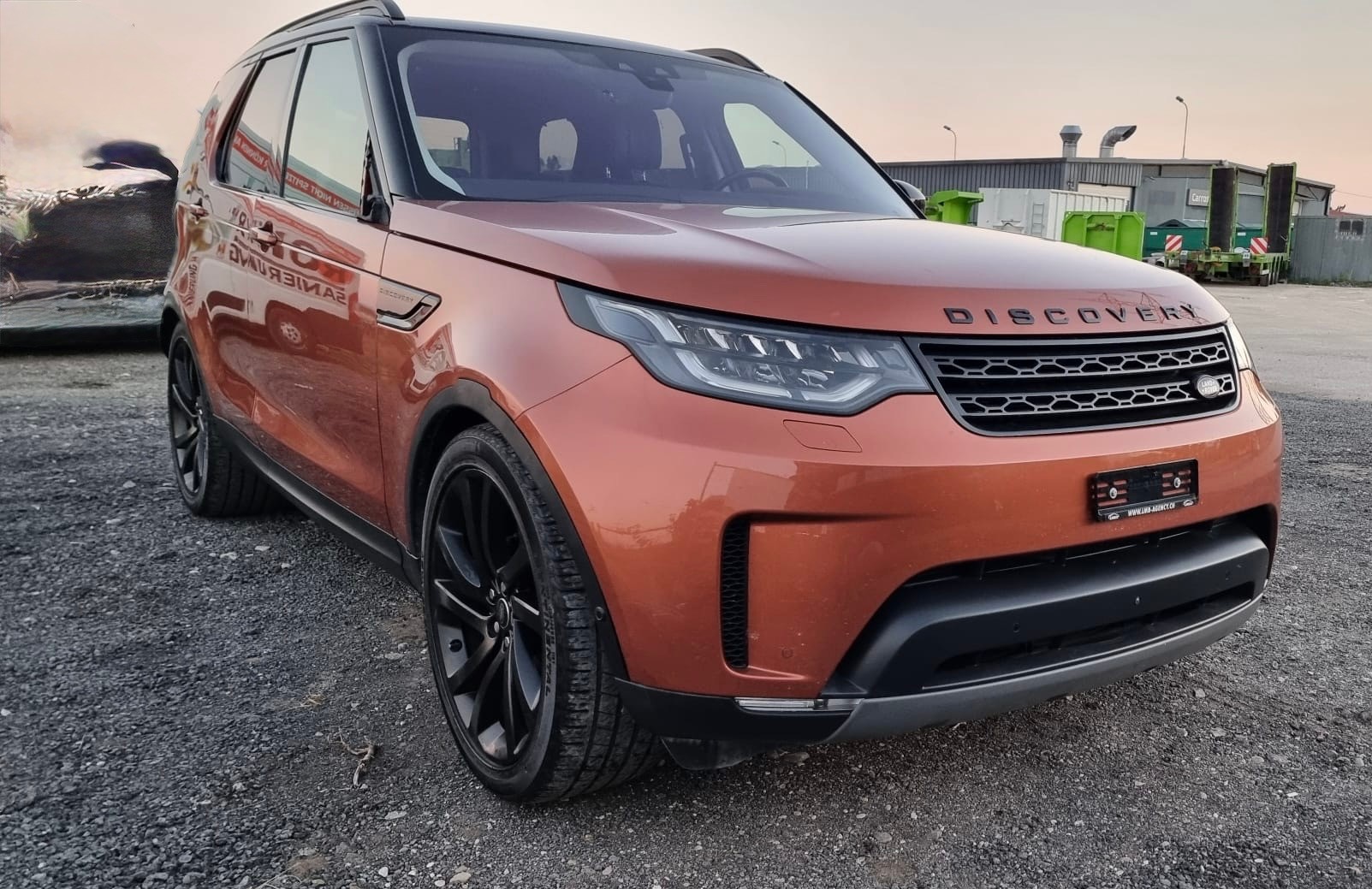 LAND ROVER Discovery 3.0 TD6 First Edition Automatic-image-3