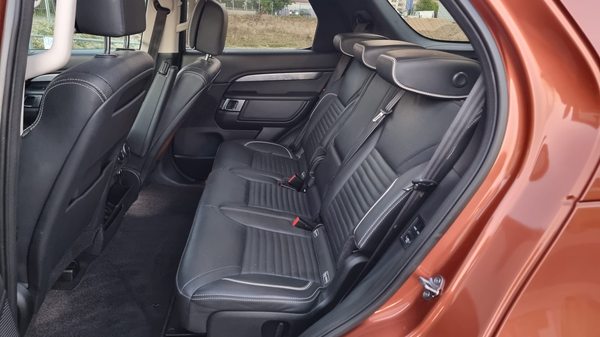 LAND ROVER Discovery 3.0 TD6 First Edition Automatic-image-10