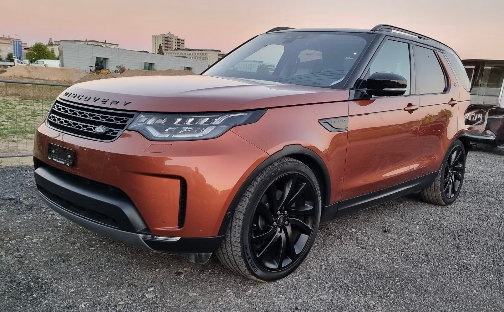 LAND ROVER Discovery 3.0 TD6 First Edition Automatic-image-4