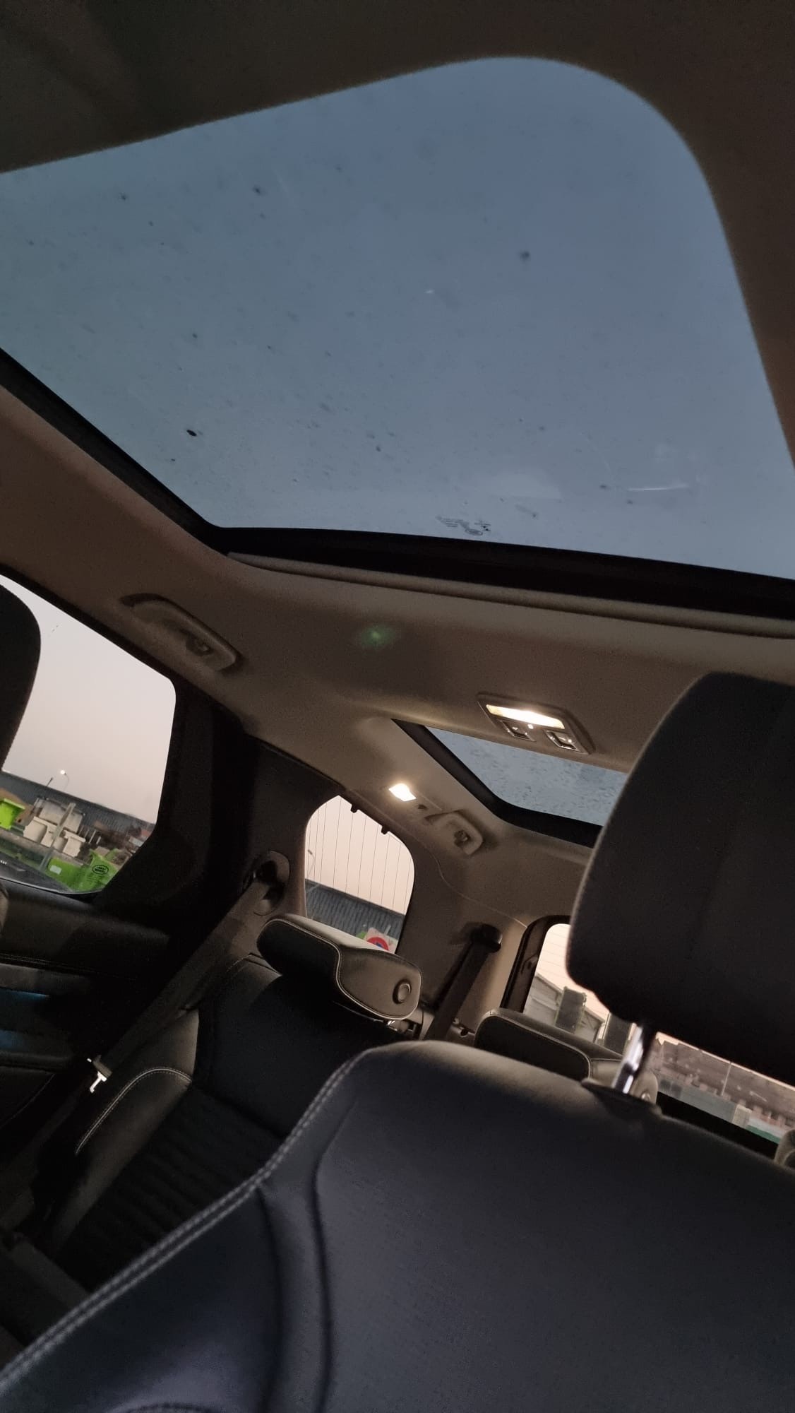 LAND ROVER Discovery 3.0 TD6 First Edition Automatic-image-13