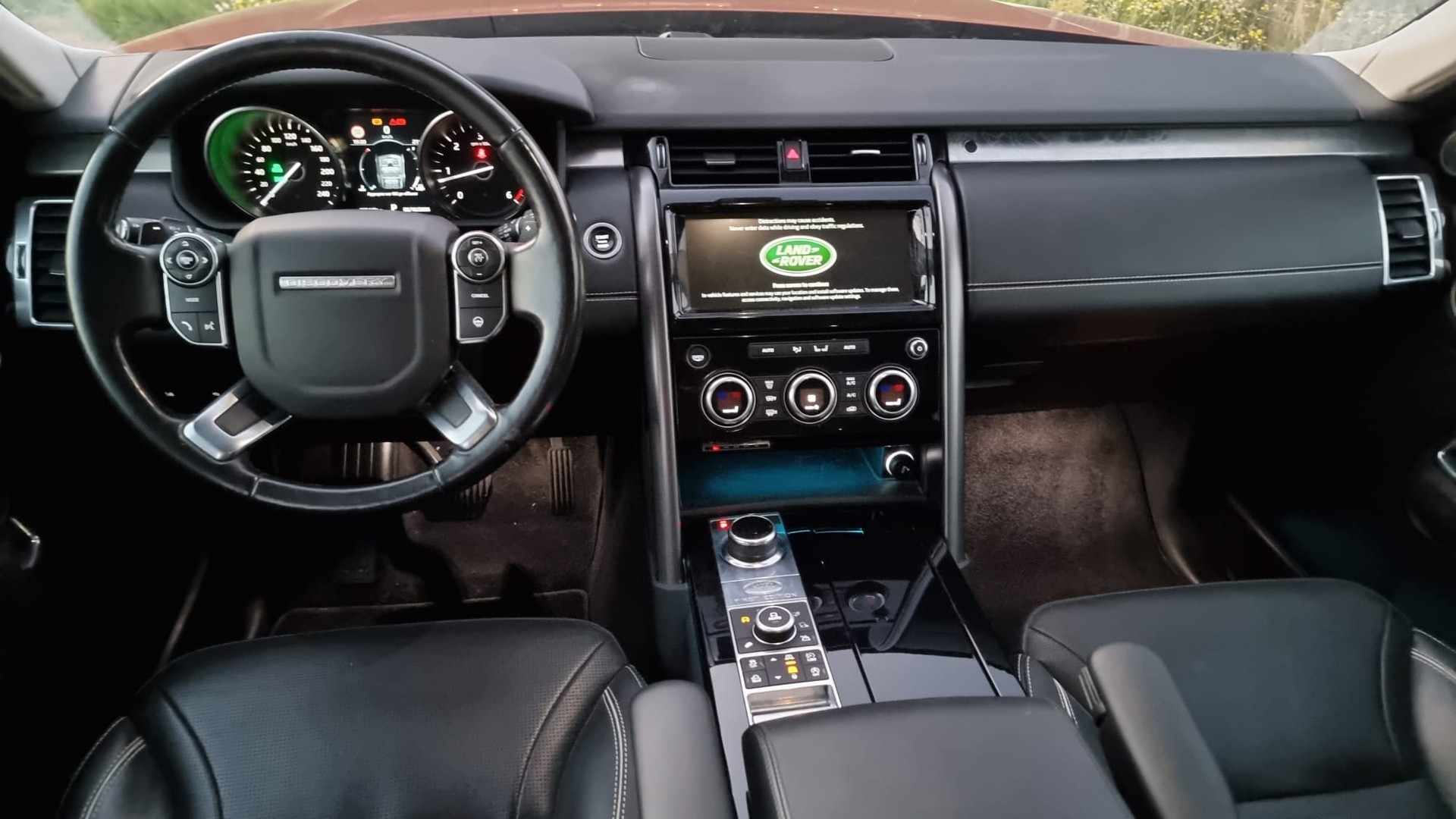 LAND ROVER Discovery 3.0 TD6 First Edition Automatic-image-5