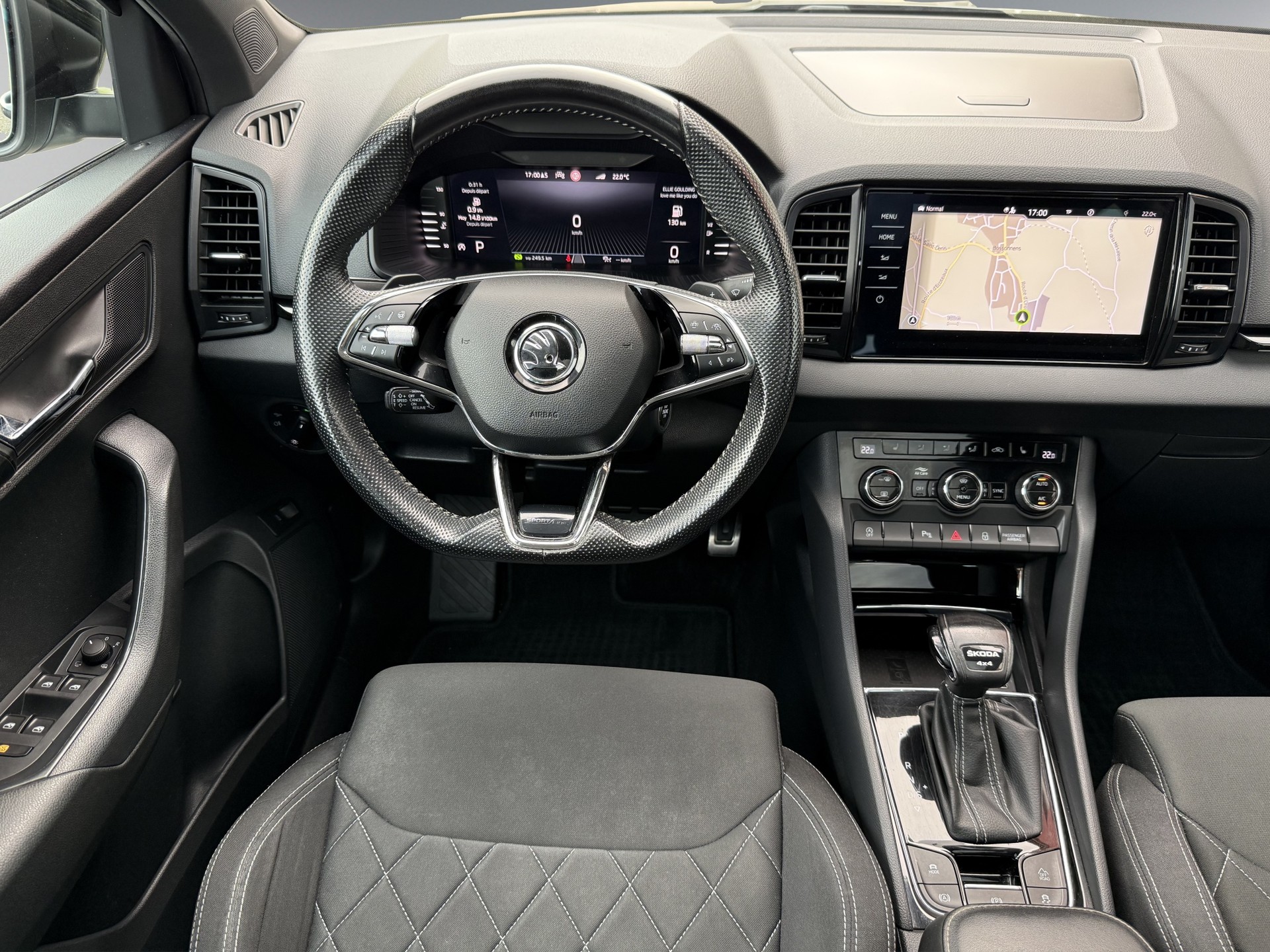 SKODA Karoq 2.0 TSI SportLine 4x4 DSG-image-12