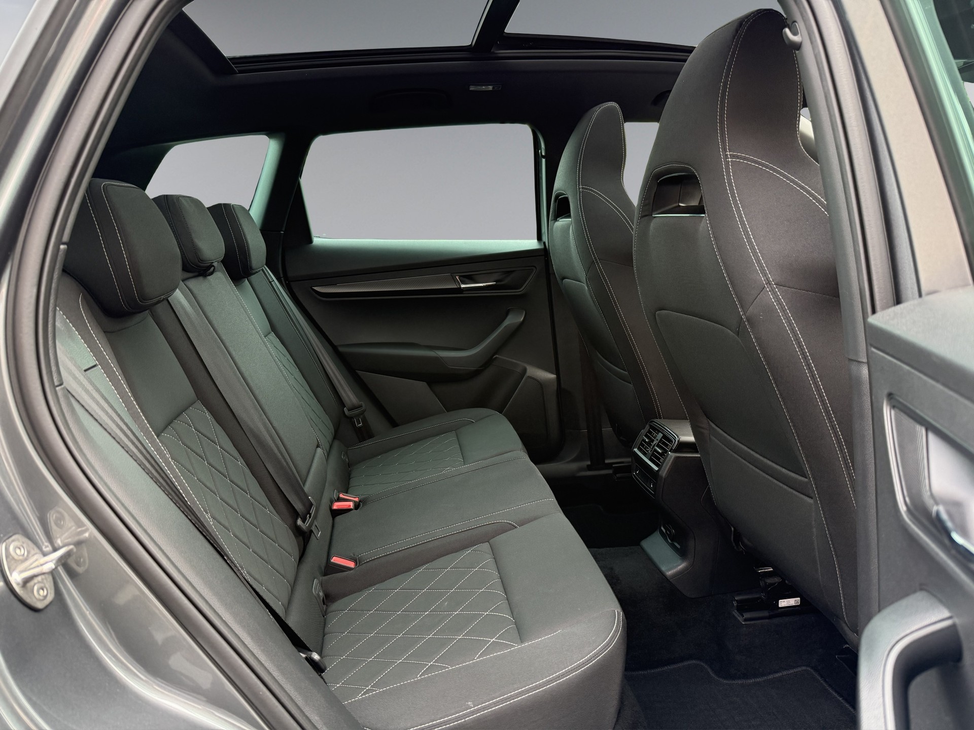 SKODA Karoq 2.0 TSI SportLine 4x4 DSG-image-10