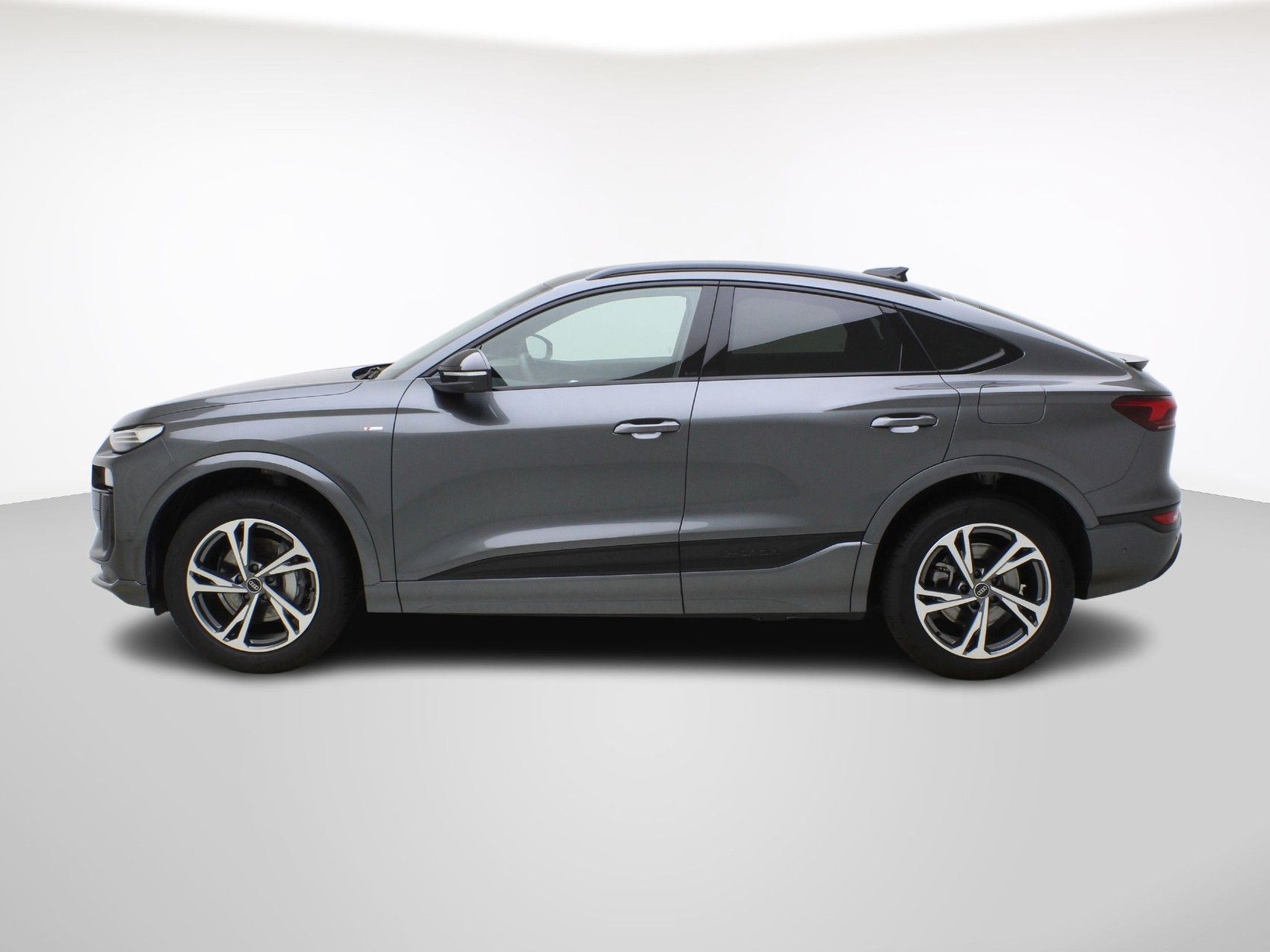 AUDI Q6 e-tron Sportback S line quattro **Audi Werksgarantie bis 02/2031**-showroom-element-2