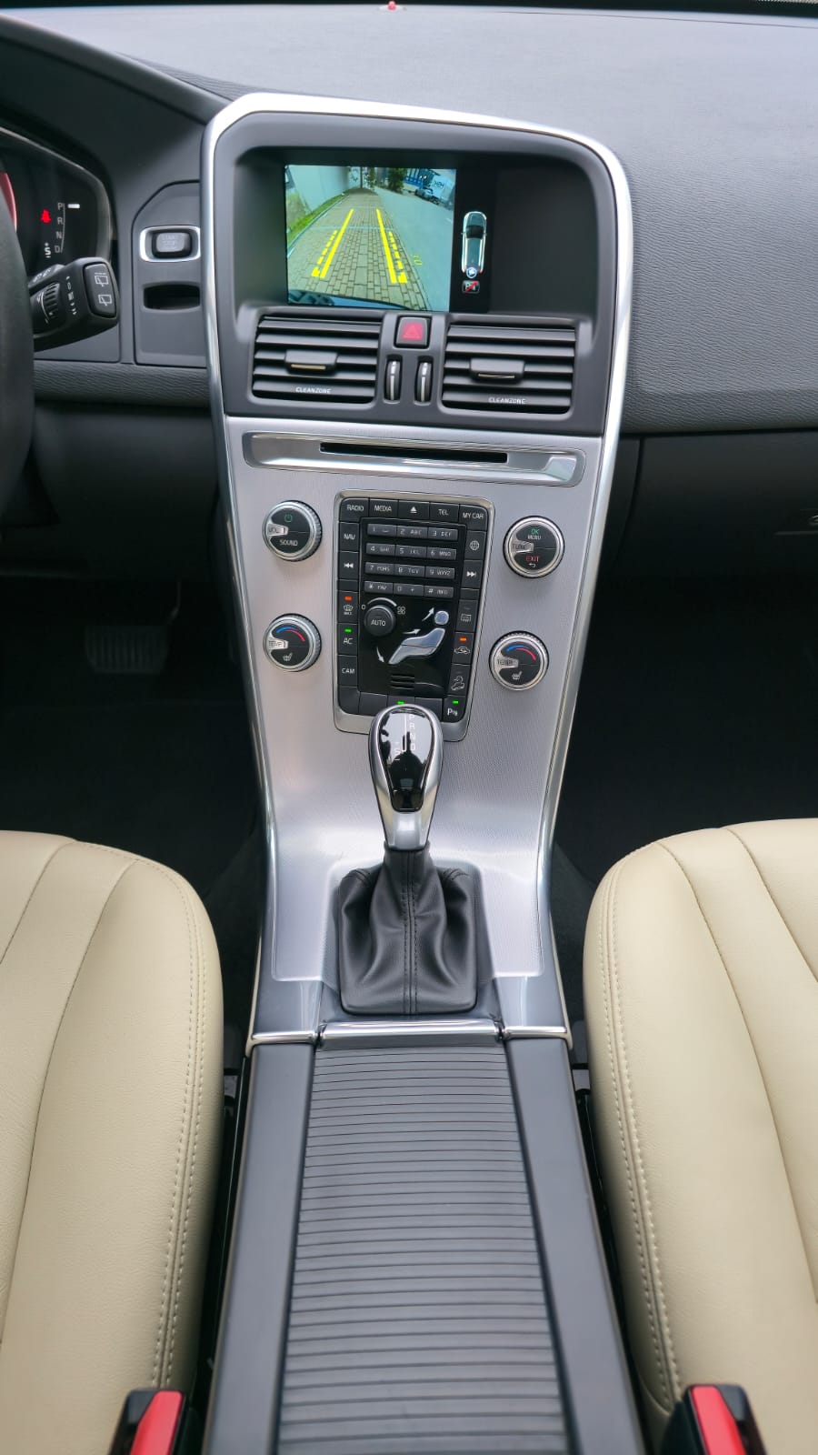 VOLVO XC60 T5 AWD Summum Geartronic| AB MFK| Rückfahrtkamera| Panoramadach| Anhängerkupplung-image-14