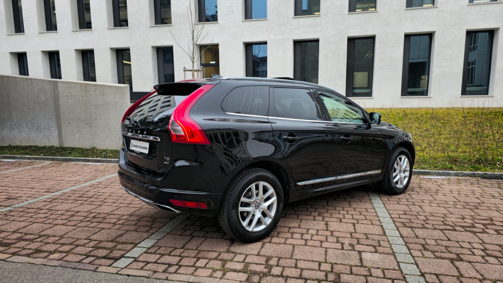 VOLVO XC60 T5 AWD Summum Geartronic| AB MFK| Rückfahrtkamera| Panoramadach| Anhängerkupplung-image-5