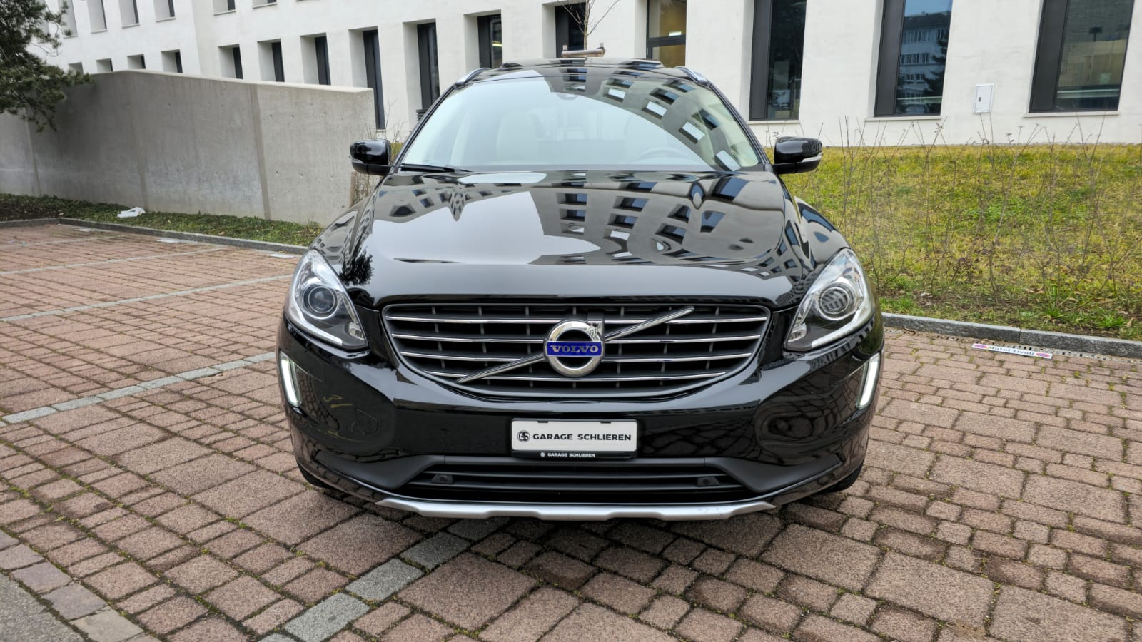 VOLVO XC60 T5 AWD Summum Geartronic| AB MFK| Rückfahrtkamera| Panoramadach| Anhängerkupplung-image-1