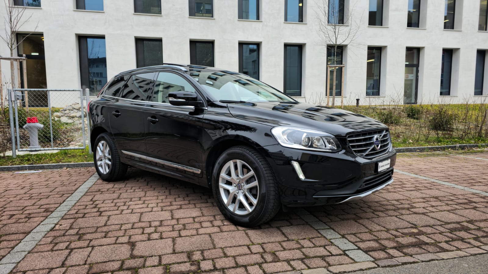 VOLVO XC60 T5 AWD Summum Geartronic| AB MFK| Rückfahrtkamera| Panoramadach| Anhängerkupplung-image-2