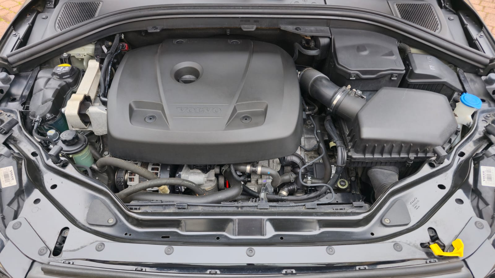 VOLVO XC60 T5 AWD Summum Geartronic| AB MFK| Rückfahrtkamera| Panoramadach| Anhängerkupplung-image-9