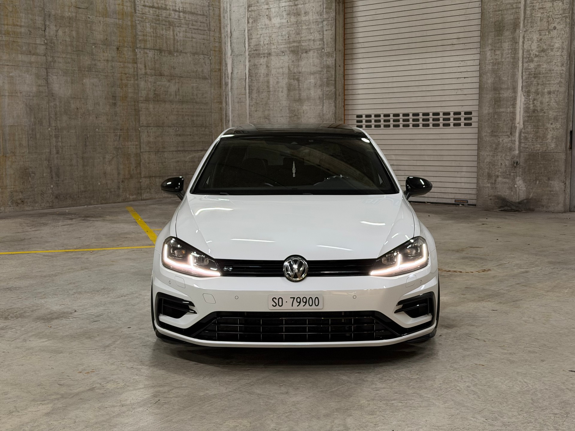 VW 2.0 TSI R 370 DSG 4motion-image-2