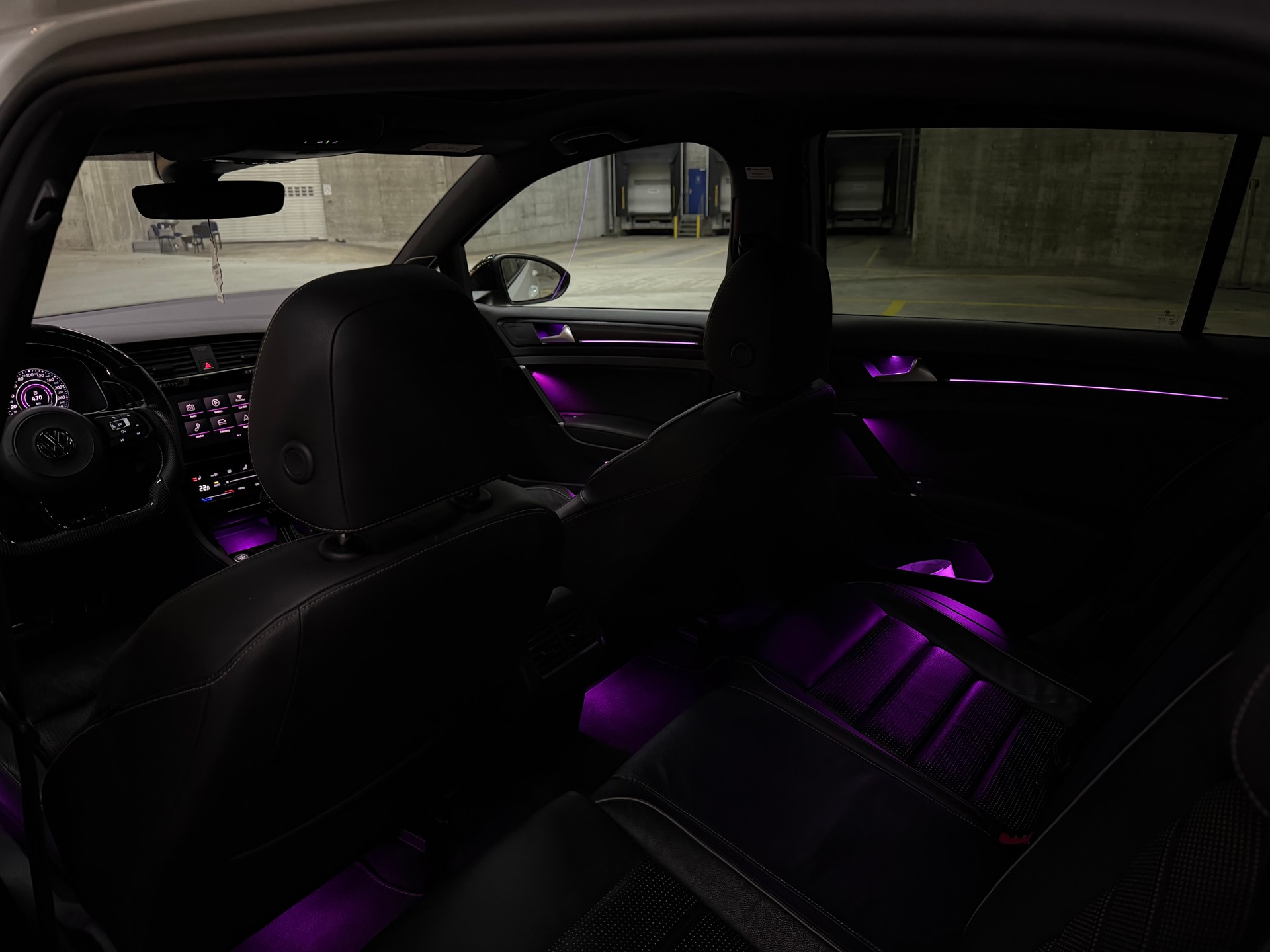 VW 2.0 TSI R 370 DSG 4motion-image-9