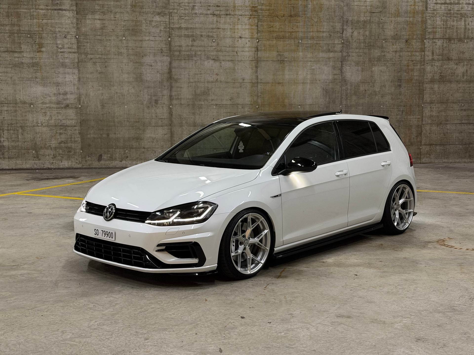 VW 2.0 TSI R 370 DSG 4motion-image-3