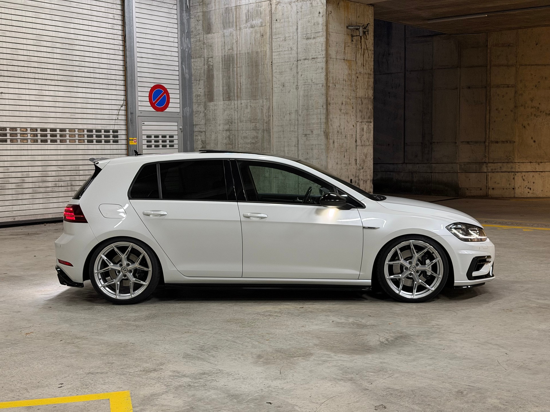 VW 2.0 TSI R 370 DSG 4motion-image-8