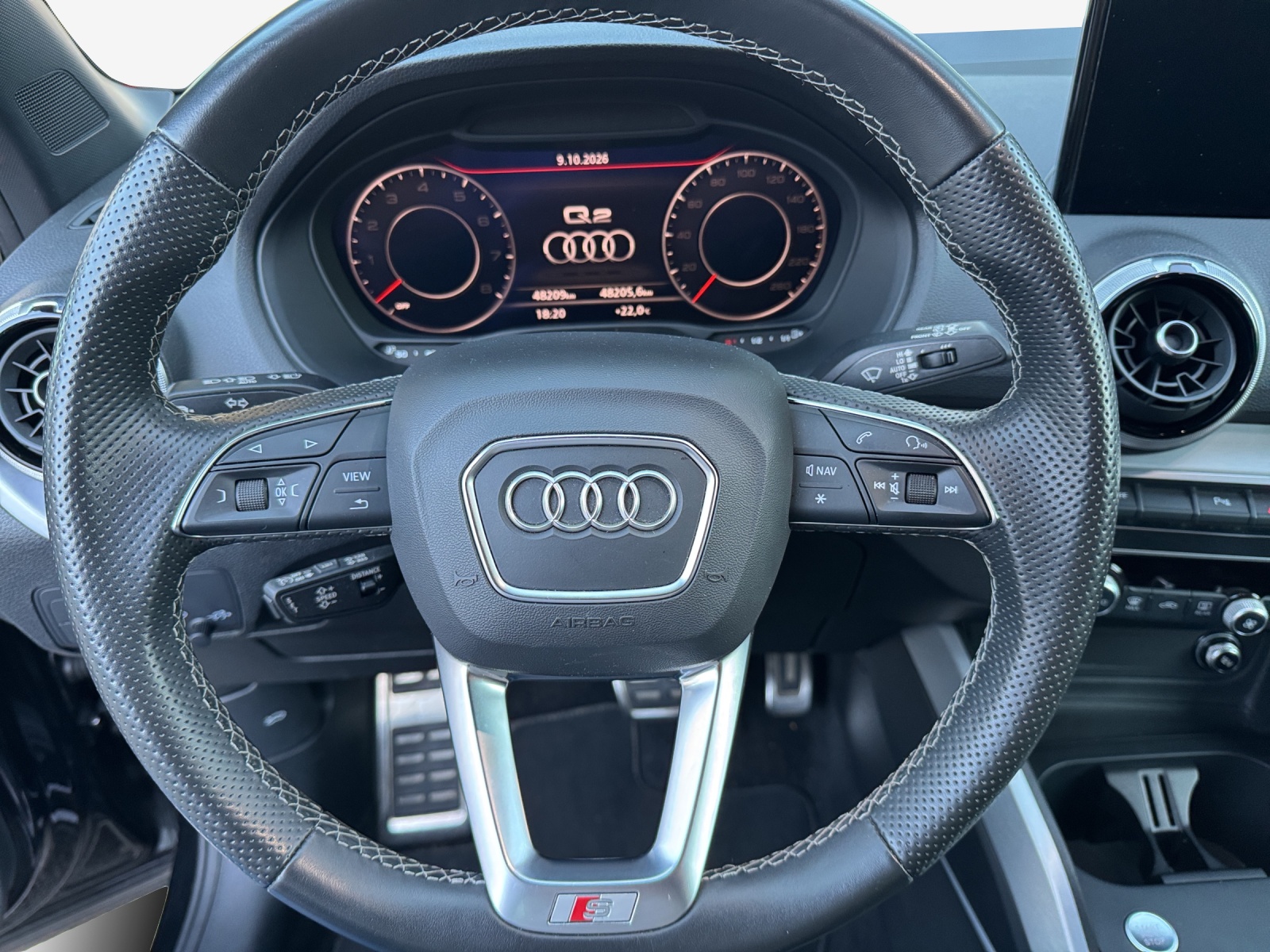 AUDI Q2 35 TFSI S line S-tronic-image-9