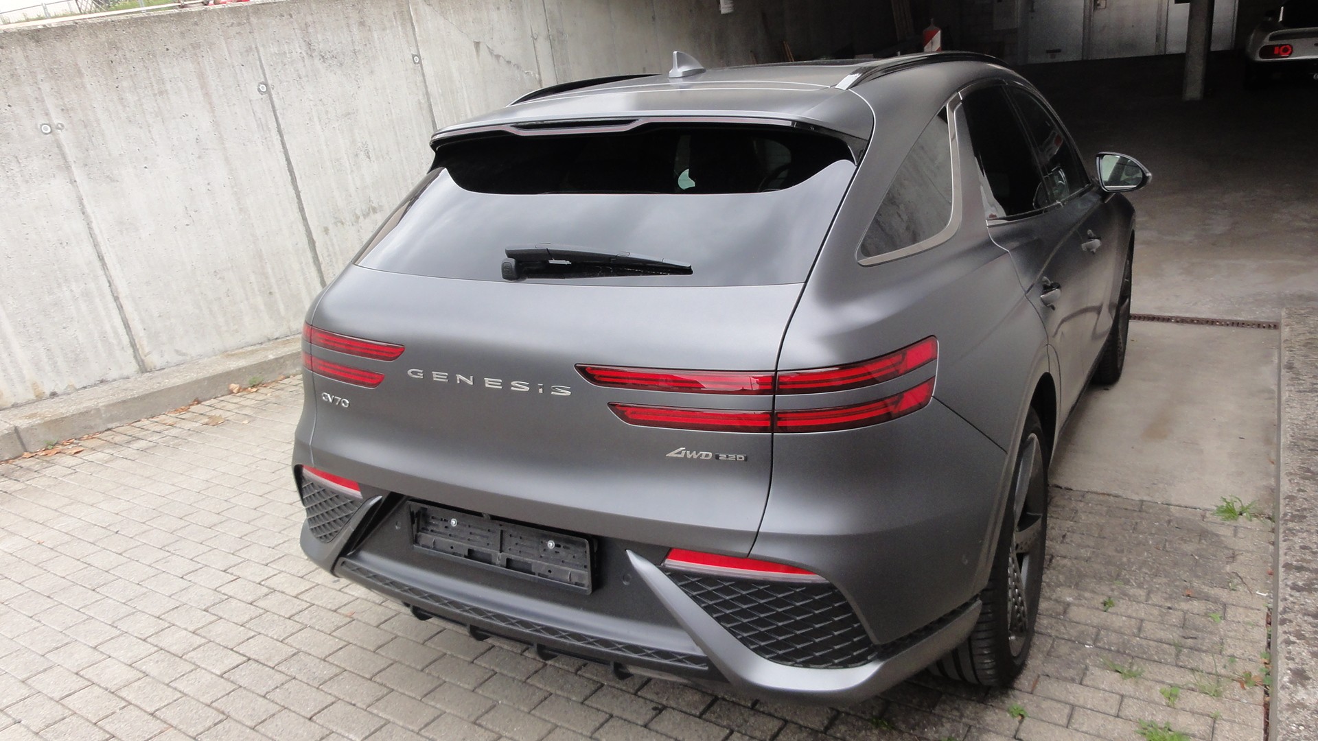 GENESIS GV70 2.2 CRDI Luxury AT8 AWD-image-4