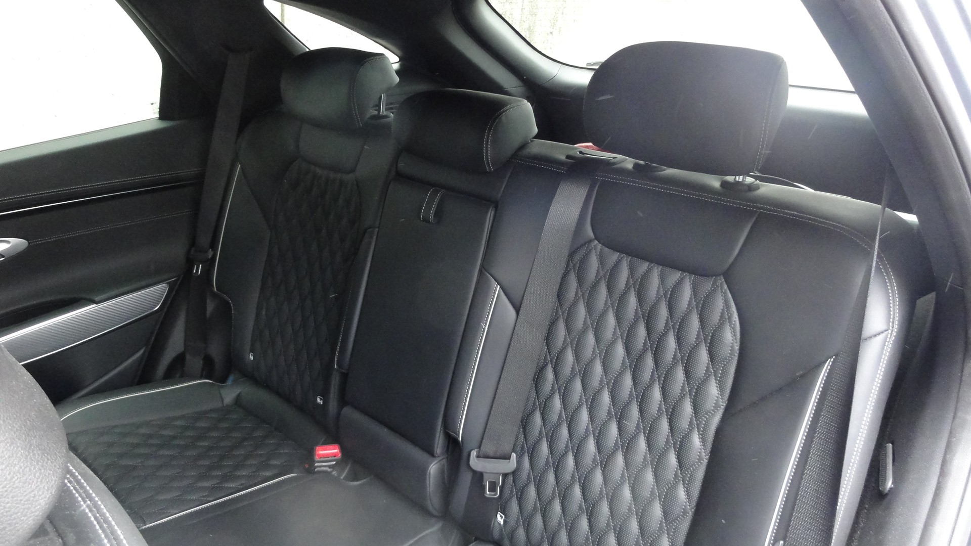 GENESIS GV70 2.2 CRDI Luxury AT8 AWD-image-8