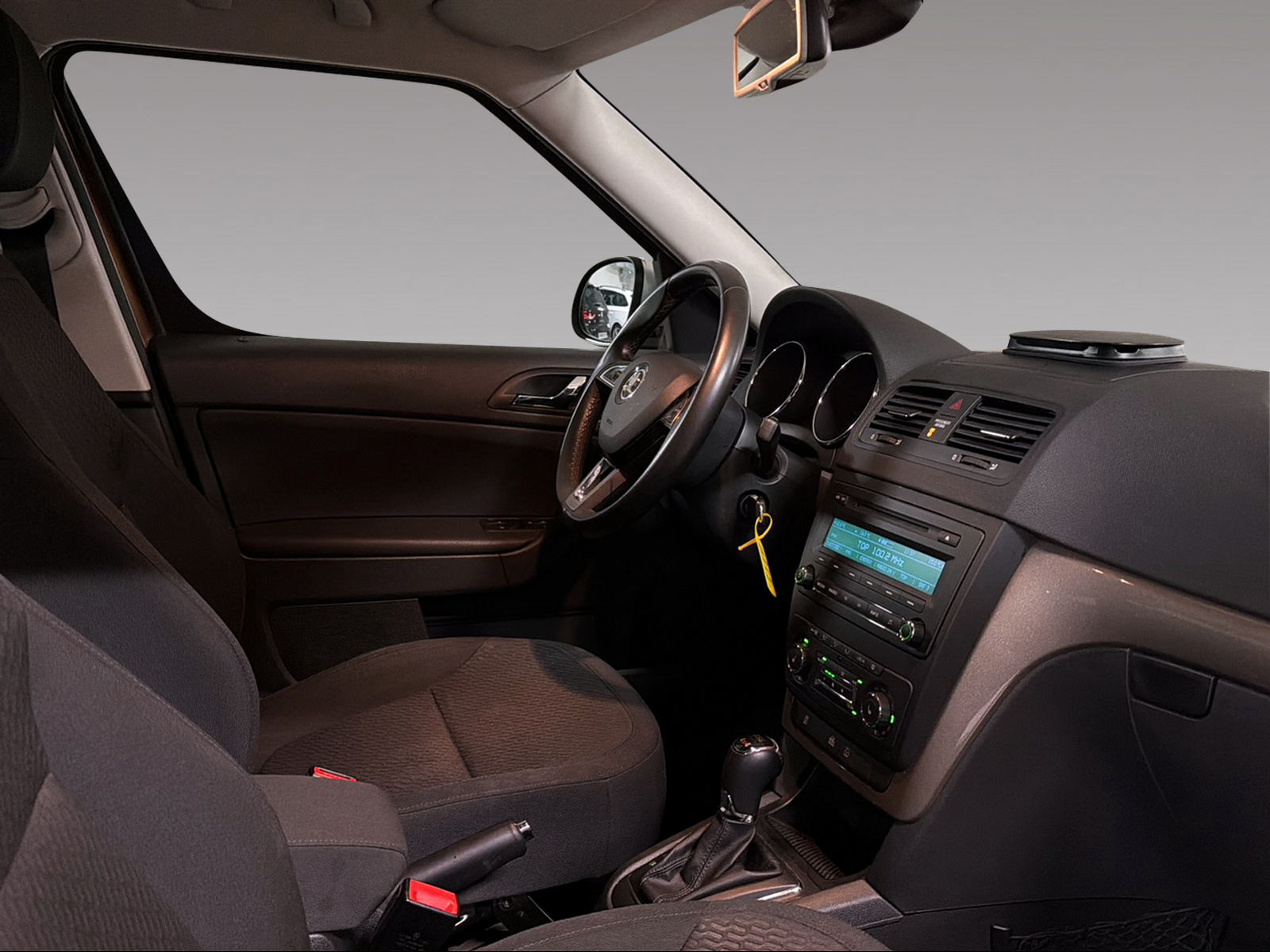 SKODA Yeti Outdoor 1.8 TSI Elegance 4x4 DSG-image-11