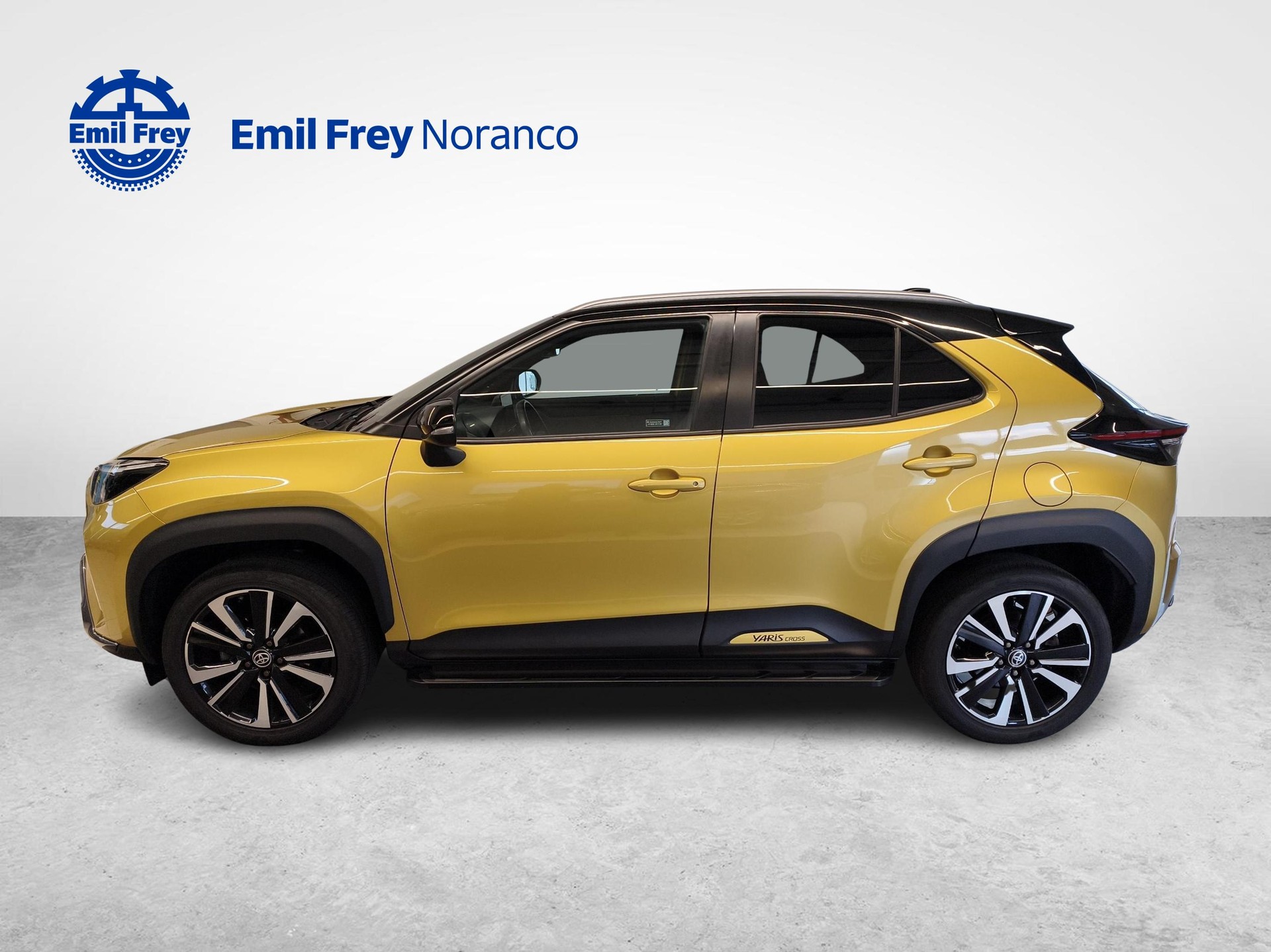 TOYOTA Yaris Cross 1.5 VVT-i HSD Premiere Edition AWD-i + Gancio traino amovibile incluso-image-1