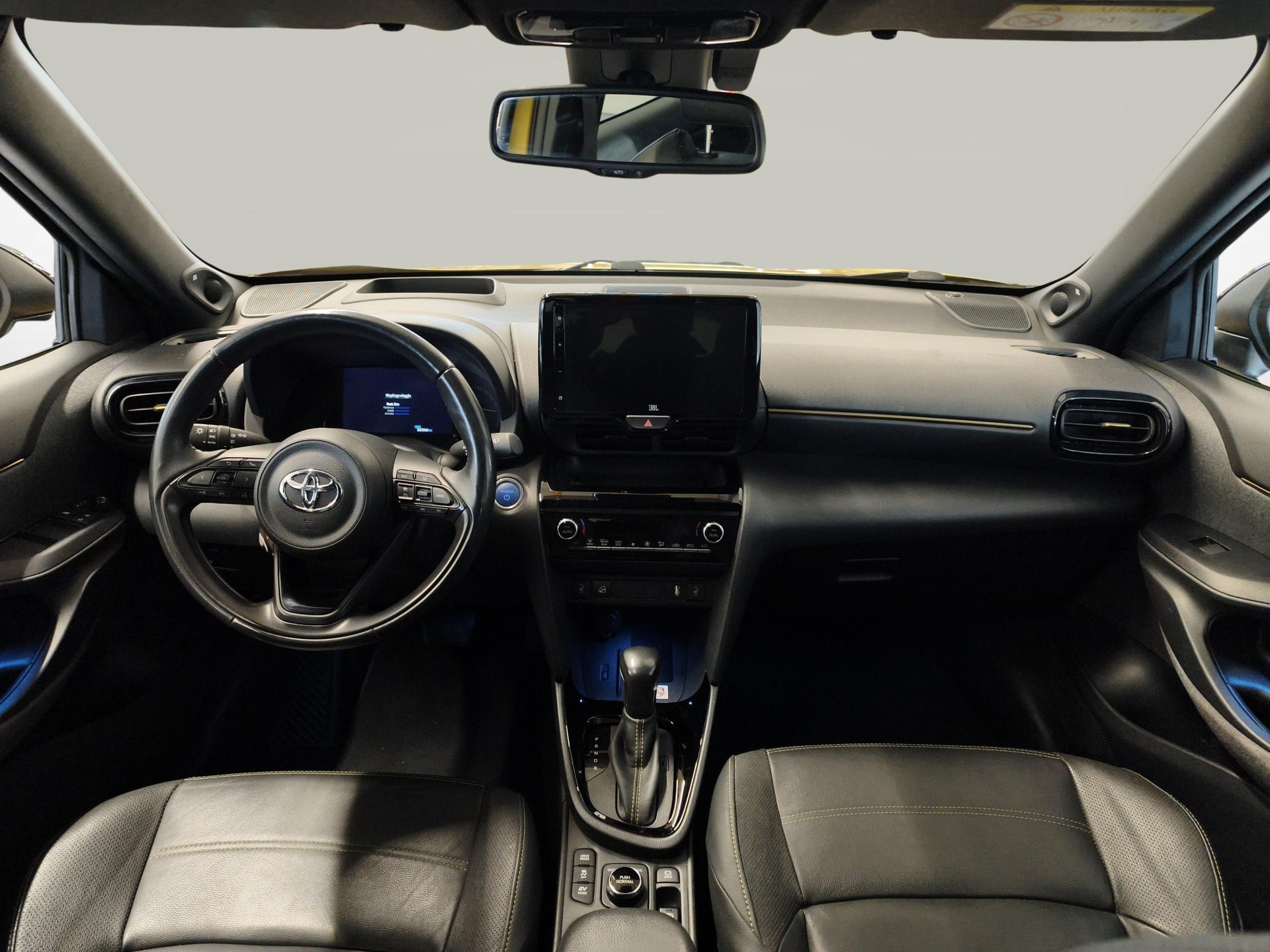TOYOTA Yaris Cross 1.5 VVT-i HSD Premiere Edition AWD-i + Gancio traino amovibile incluso-image-8