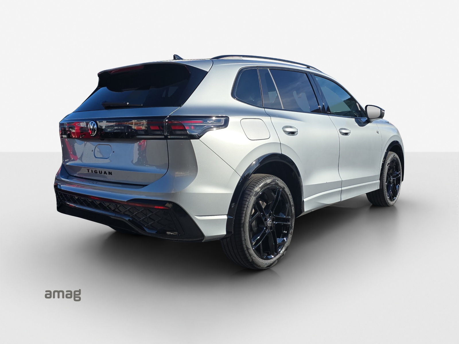 VW Tiguan 2.0 TSI DSG R-Line United 4Motion-image-4