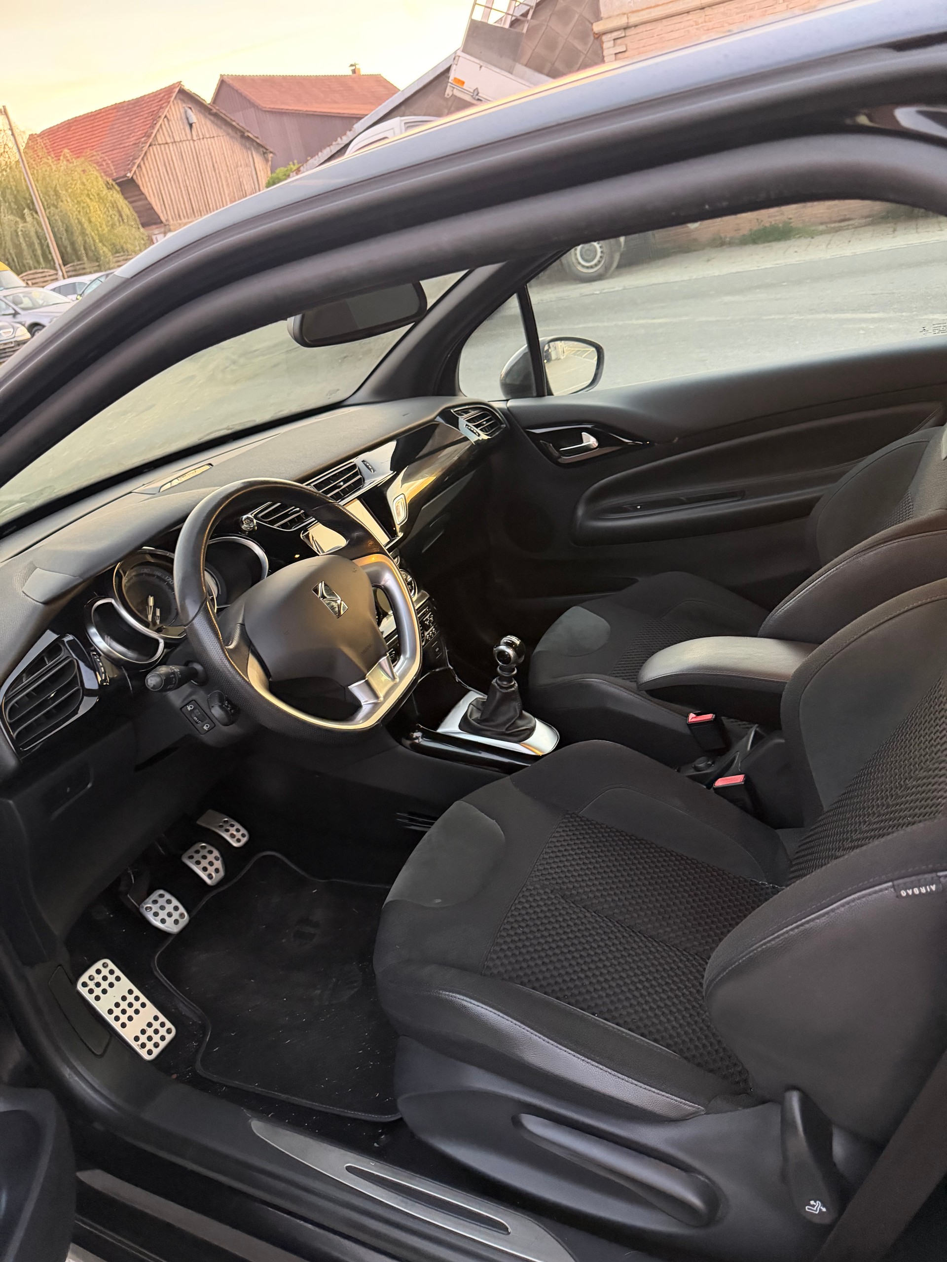 DS AUTOMOBILES DS3 1.6 THP Sport Chic-image-6